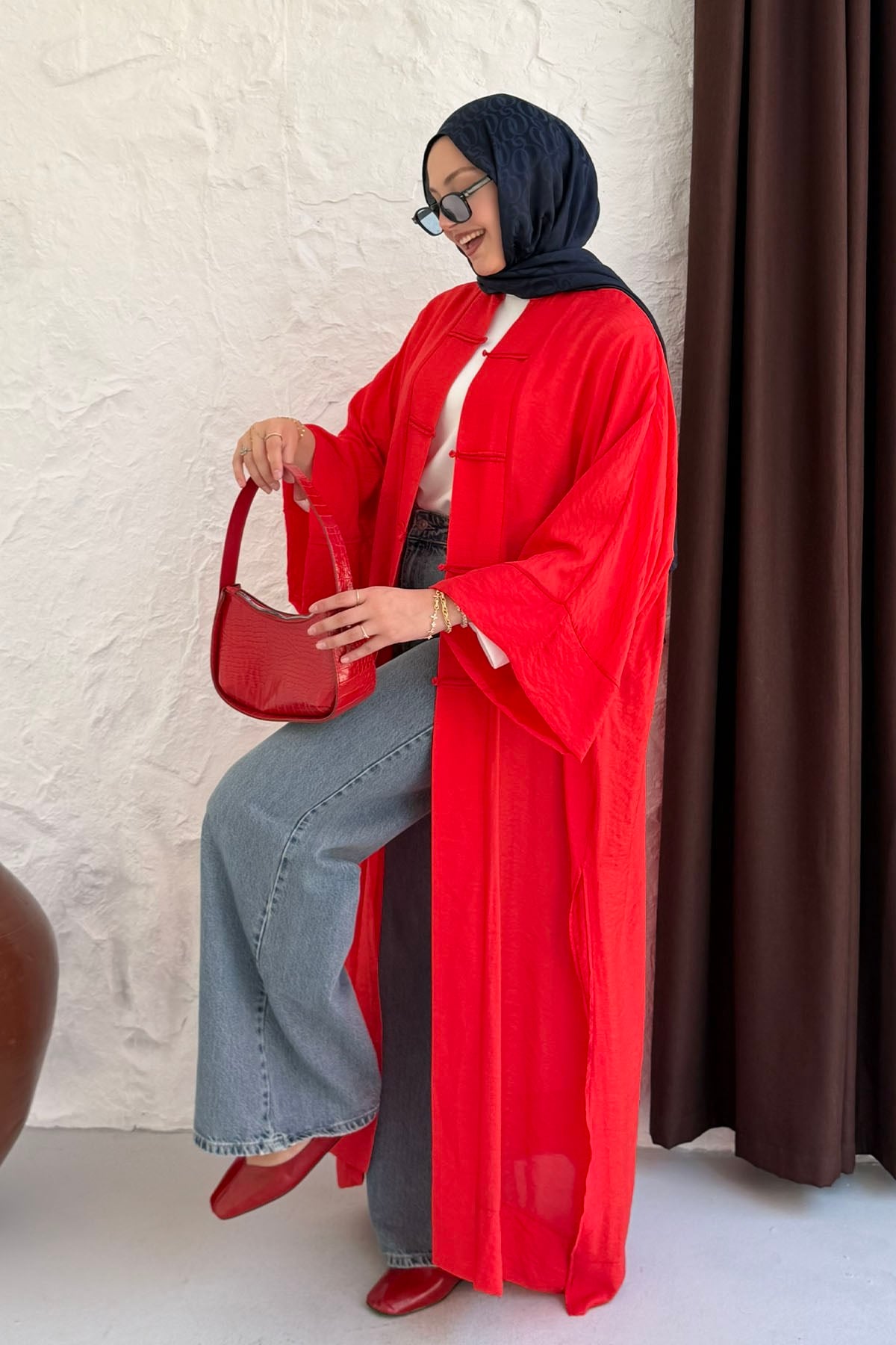 Yırtmaç Detaylı Süslü Düğmeli Kimono-KIRMIZI