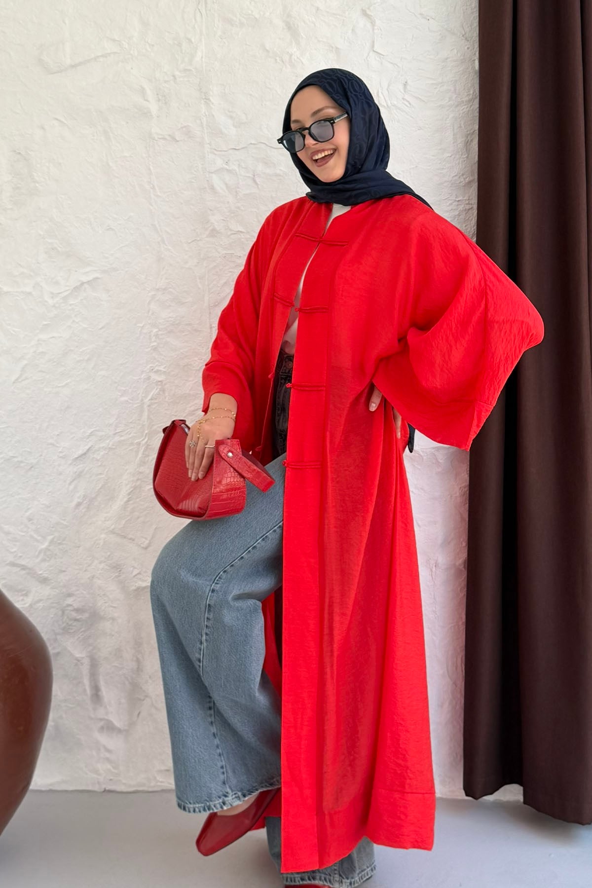 Yırtmaç Detaylı Süslü Düğmeli Kimono-KIRMIZI