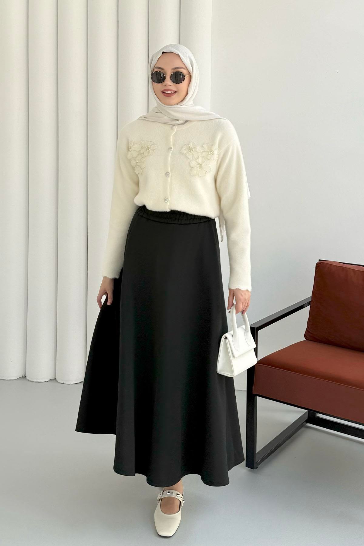 Yumoş Dokulu Çiçek Detaylı Triko Hırka-EKRU
