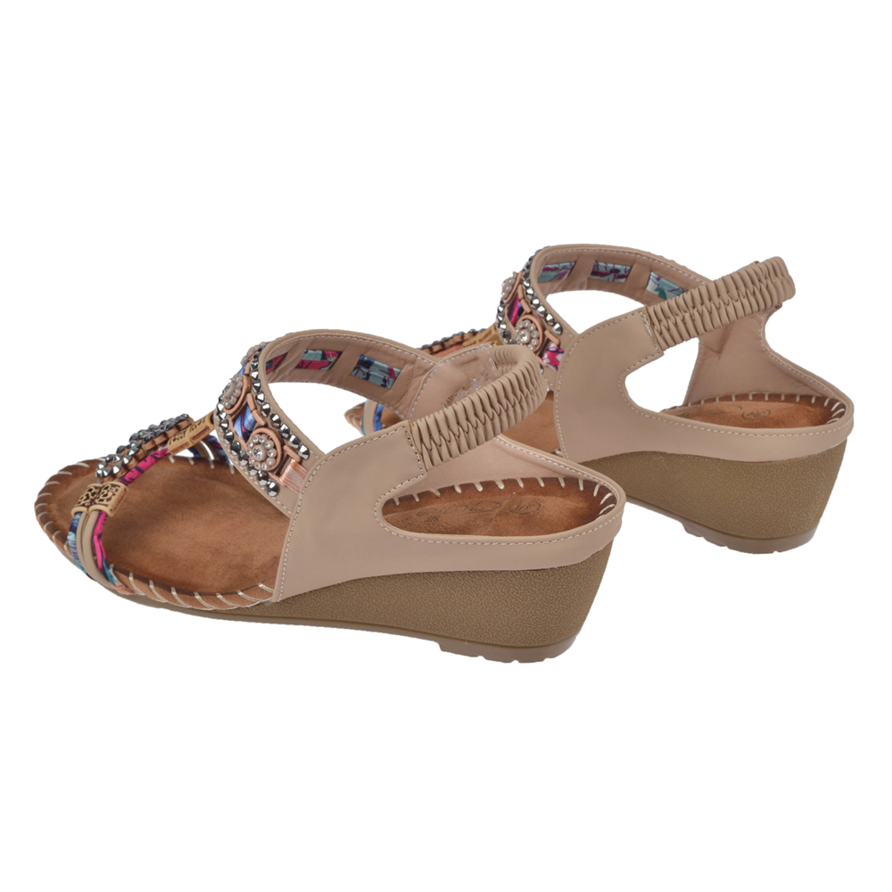 Guja Dolgu Taban Taşlı Kadın Sandalet GJ-15130 BEJ