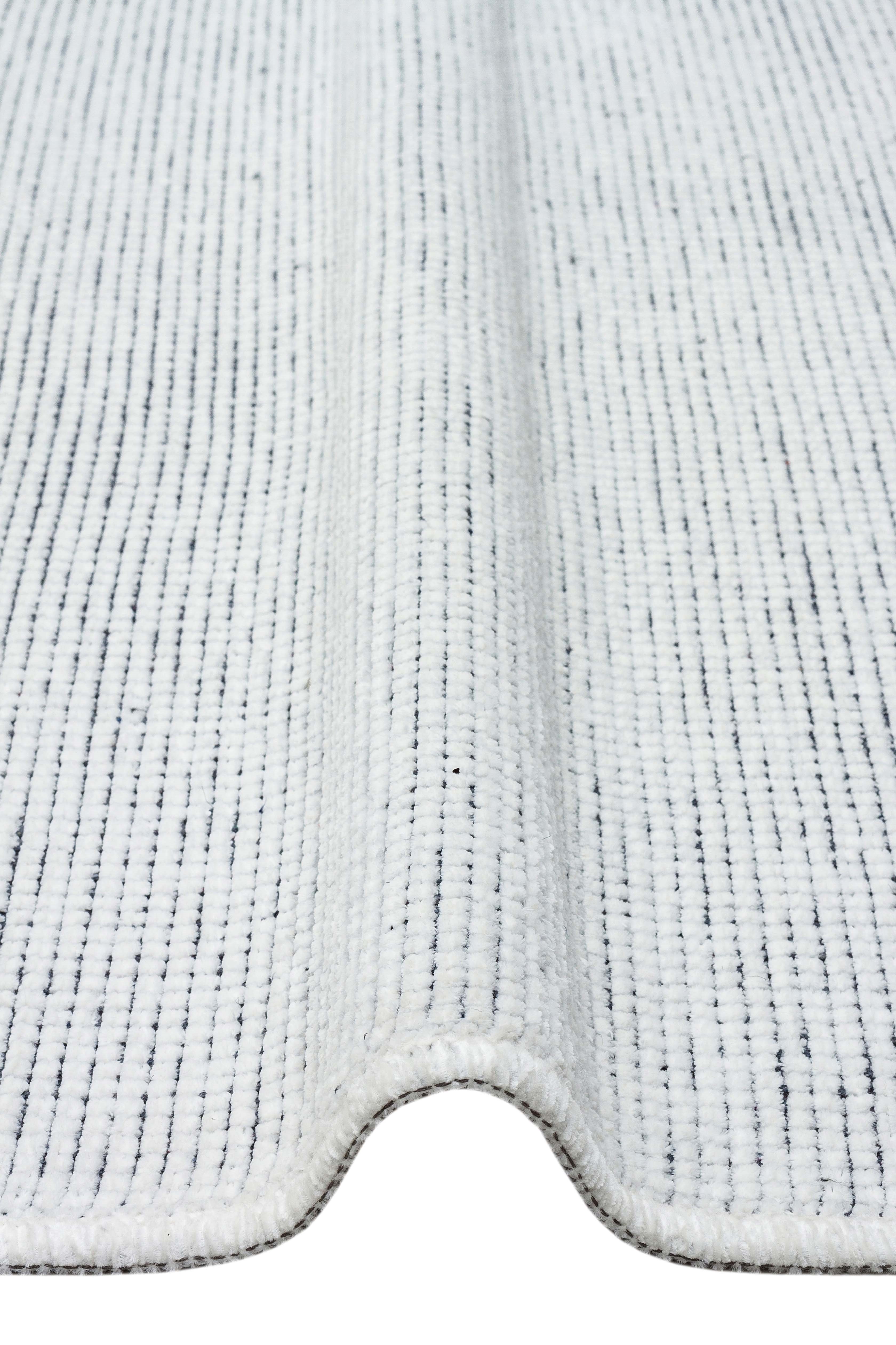CAPRI CPR 01 WHITE  Hav Toz Vermez Kaymaz Kolay Kullanımlı Yıkanabilir Düz Renk Kilim