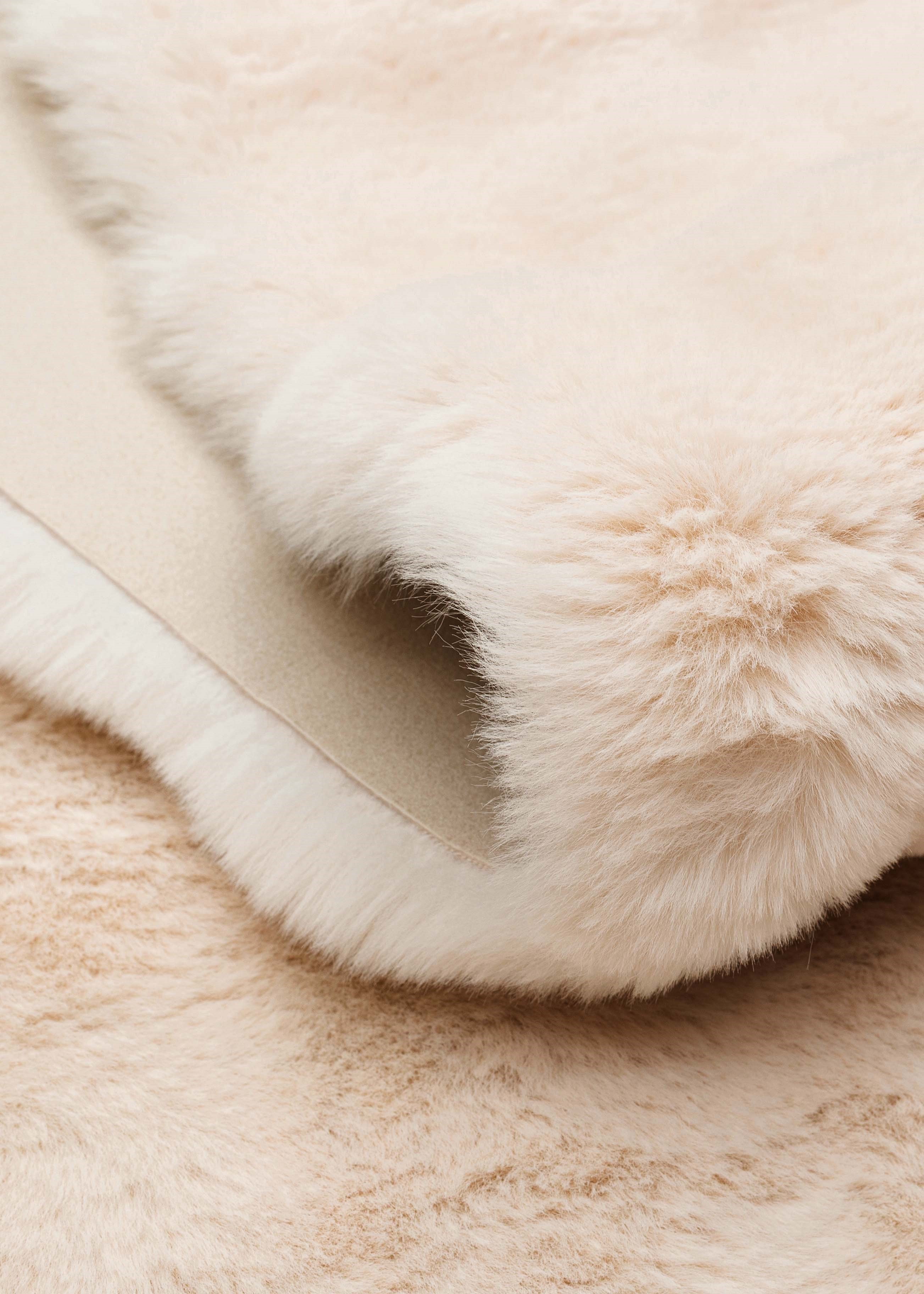 MOLLIS BUBBLE MLS BUBBLE L.BEIGE  Yumuşak Tuşeli Yıkanabilir Kaymaz Tabanlı Suni Kürk