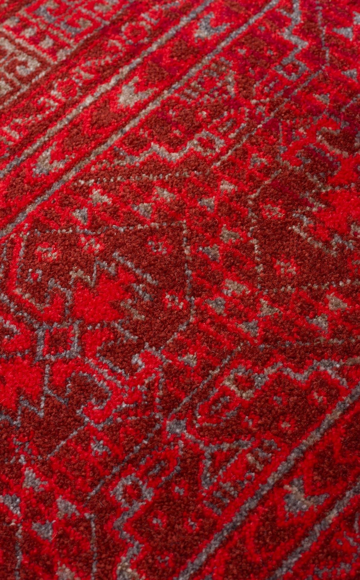 PIETRA PTA 17 RED  Sıcak Renk Tonlarını Etnik Desenler ile Buluşturan Yumuşak Tuşeli Makine Halısı