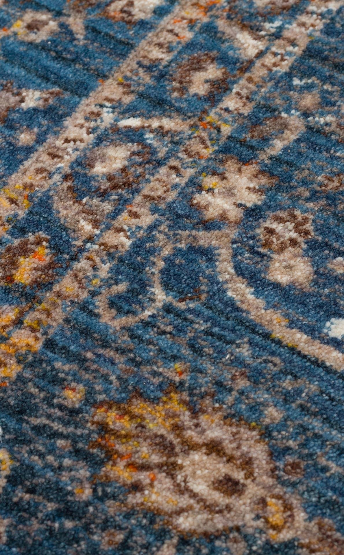 PIETRA PTA 18 NAVY  Sıcak Renk Tonlarını Etnik Desenler ile Buluşturan Yumuşak Tuşeli Makine Halısı