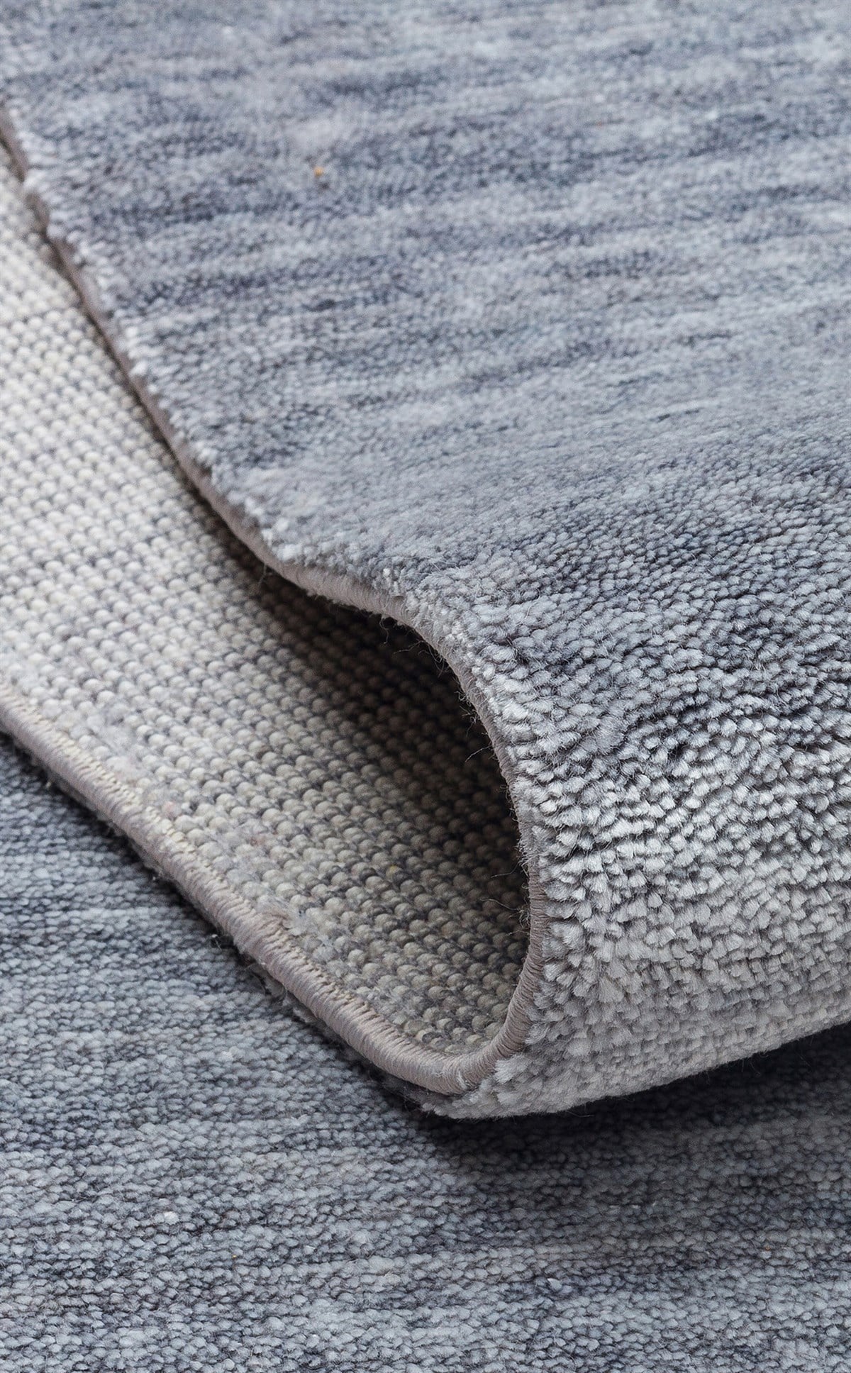 TAFTAN TF PLAIN L.GREY  Pakistan Overdyed Tarzı Özel Hav Vermeyen ve El Emeği ile Özel Tezgahlarda Üretilen Uşak Halısı