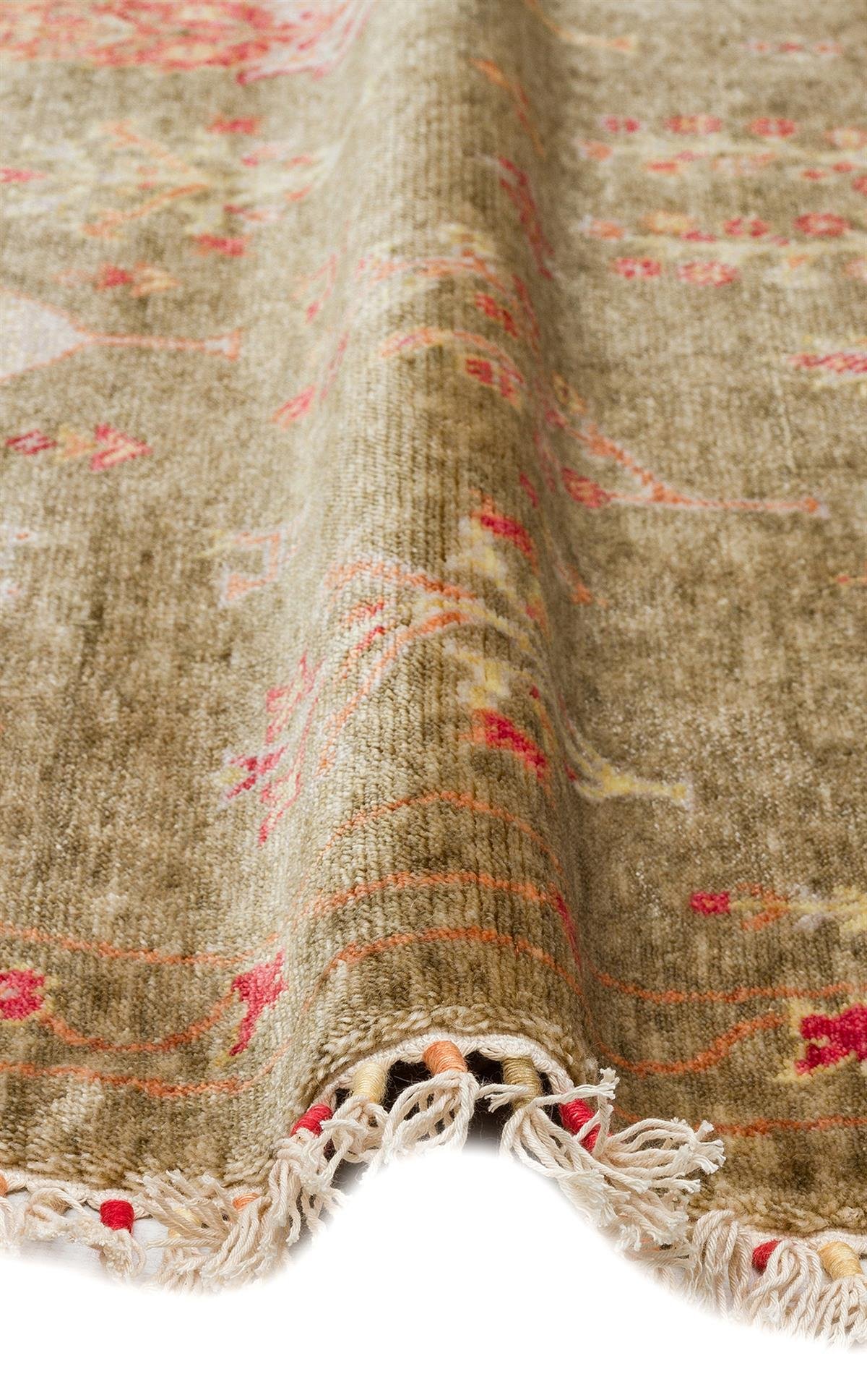 ZARA ZR 08 GREEN AUTUMN Q  Otantik Desenli Özel Hav Vermeyen ve Kolay Temizlenebilir Tensel Kullanılarak El Emeği ile Özel Tezgahlarda Üretilen Modern Uşak Halısı