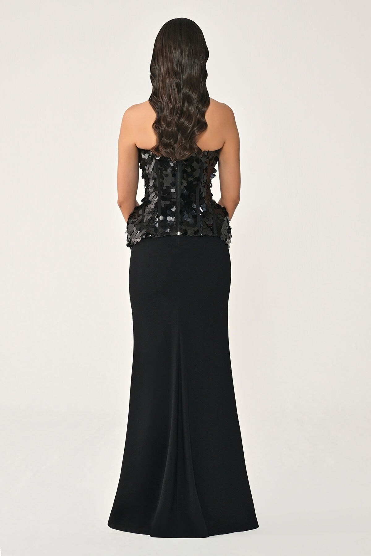 ALFABETAStraplez Üstü Pullu Payet Eteği Örme Kumaş Uzun Abiye Elbise