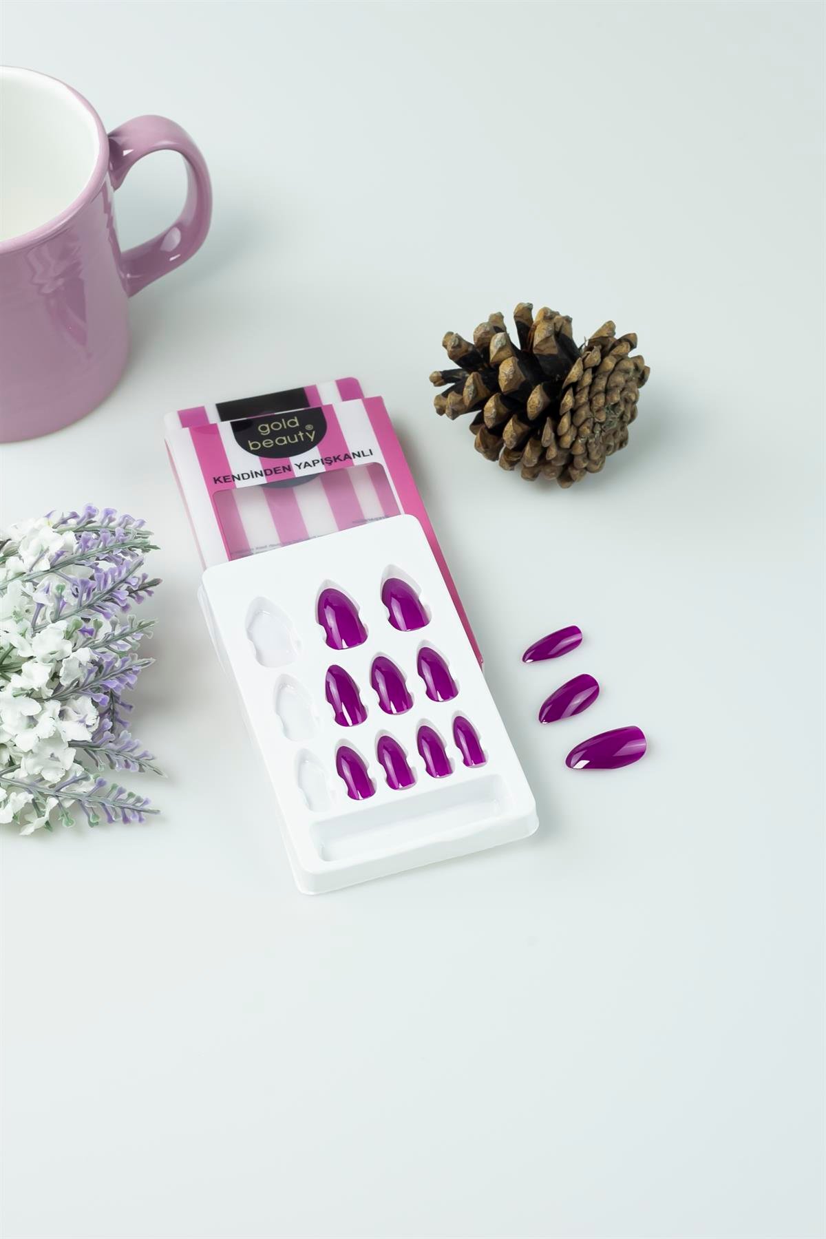 Gold Beauty Kendinden Yapışkanlı Takma Tırnak Mürdüm 2807