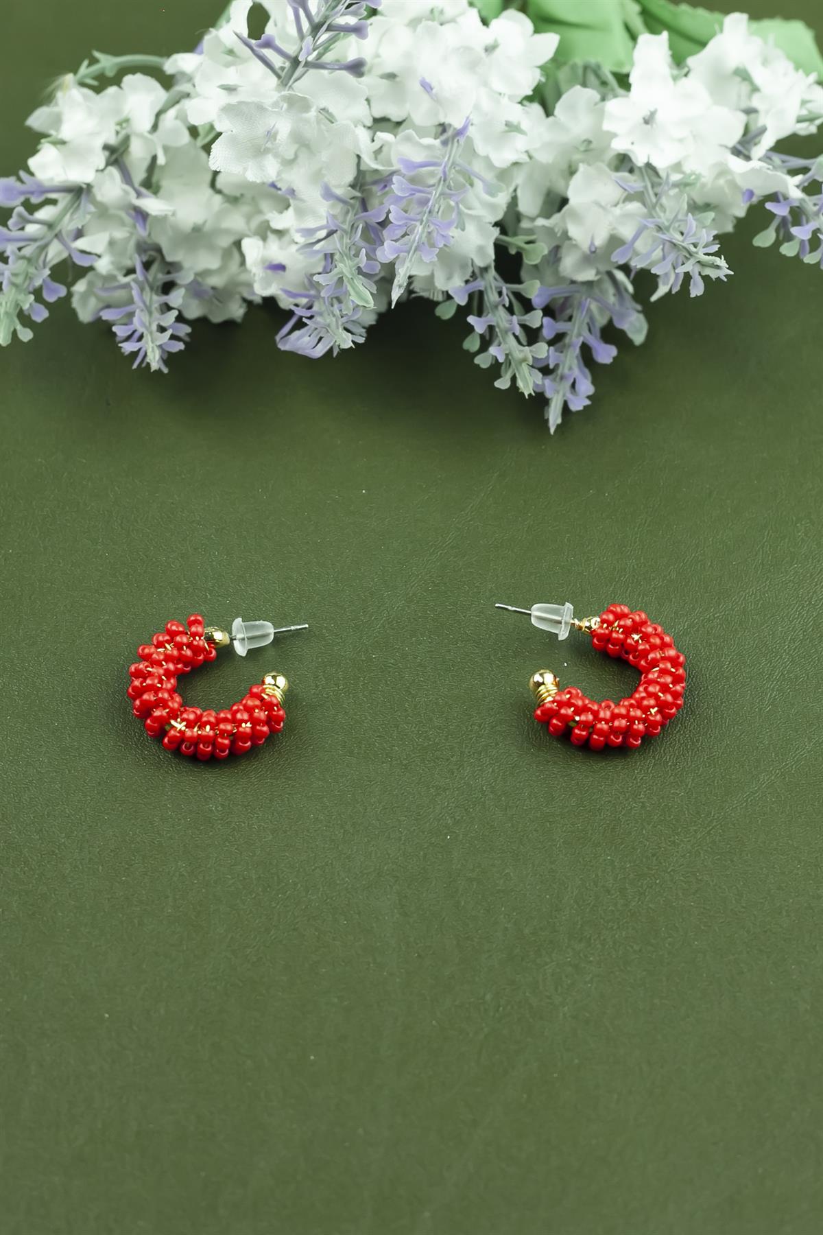 Kırmızı Renk Boncuklu Model Küpe 3557