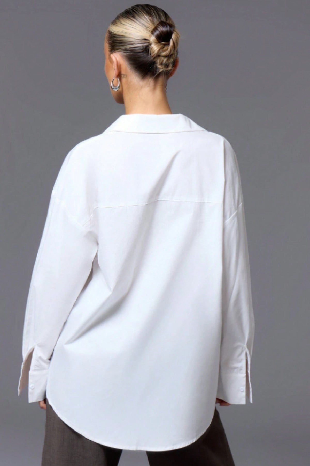 Tarz CoolGömlekKGM-OVR-002-Siyah-LKadın Oversize Gömlek Uzun Kollu Basic Salaş Kesim Poplin Trend Şık Günlük Gömlek