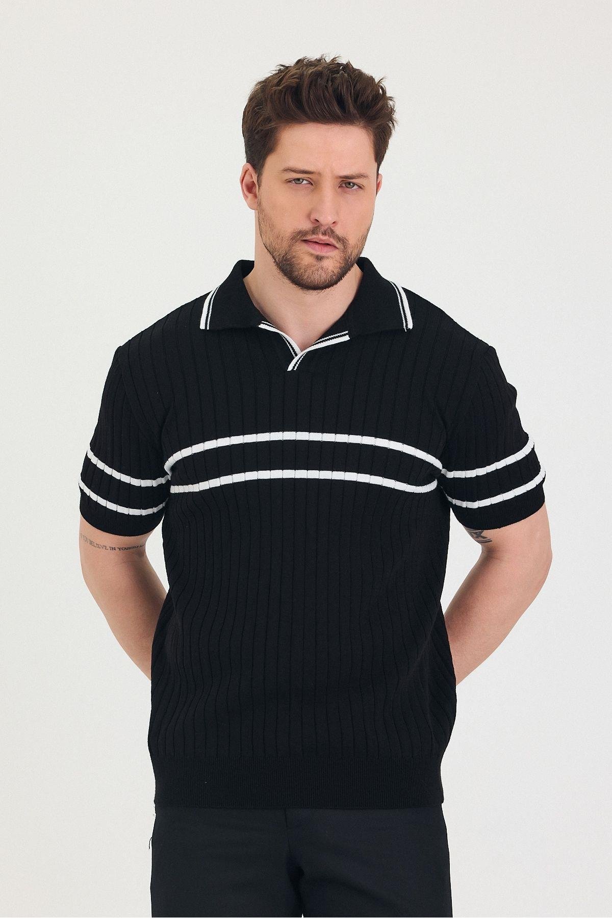 TARZ COOLPolo Yaka T-shirtTSH-E-25SS-005-TRKErkek Yaka Kol Göğüs Beyaz Çizgi Detaylı Siyah Triko T-shirt