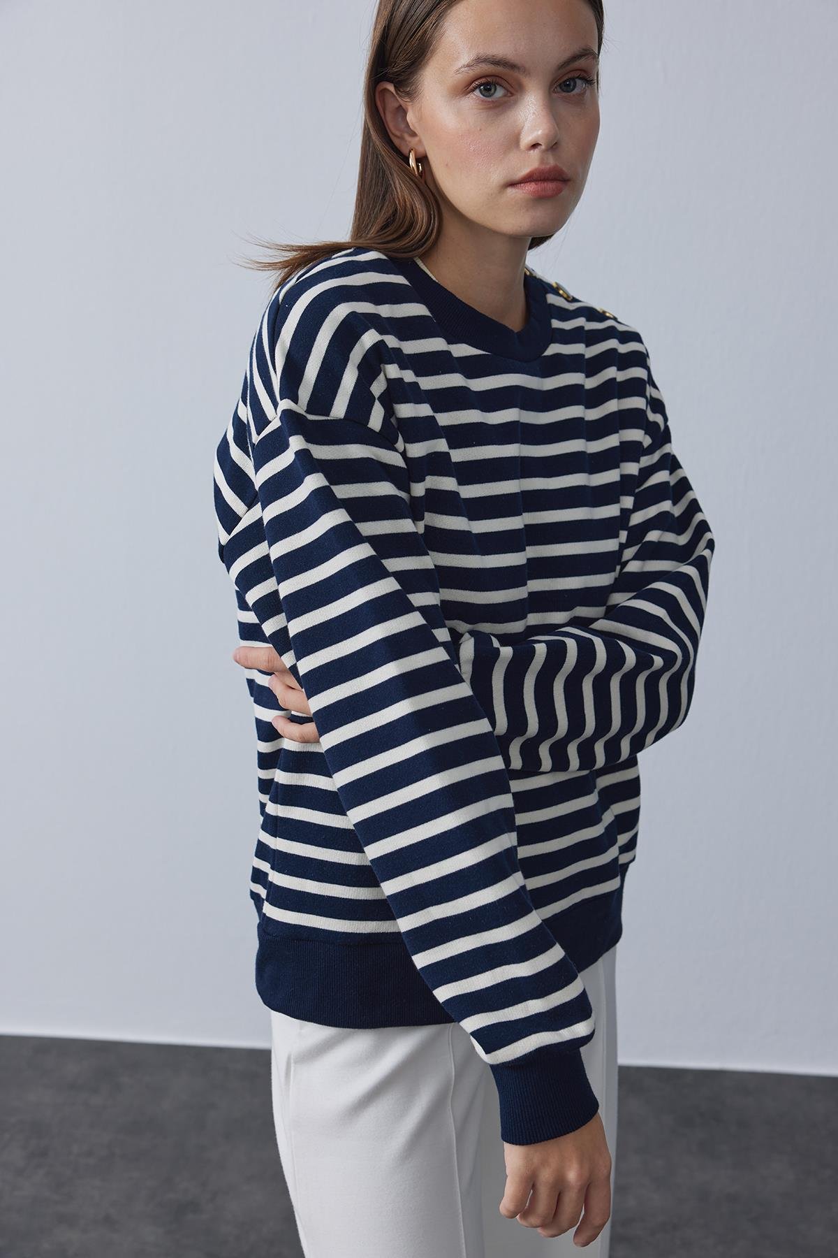 Beyaz  Çizgili Sweatshirt  
