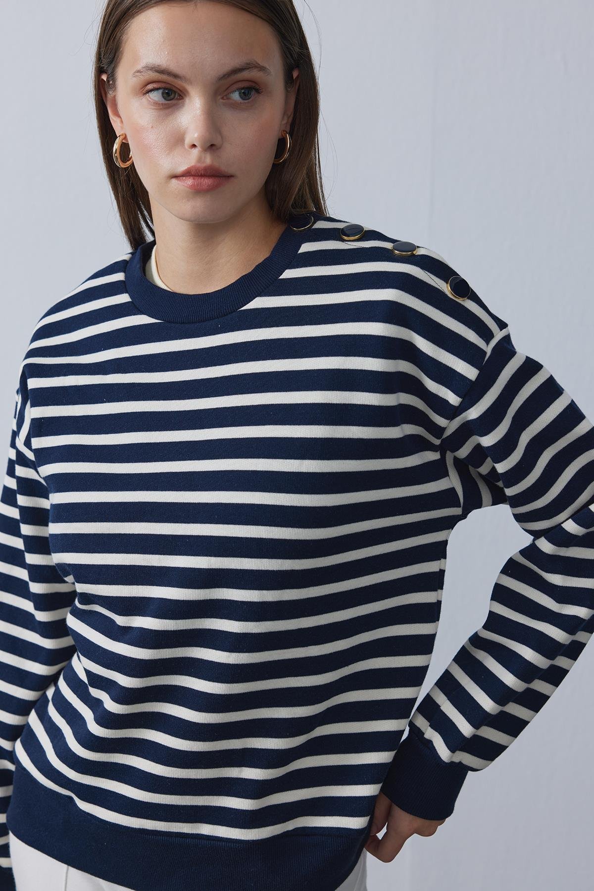 Beyaz  Çizgili Sweatshirt  