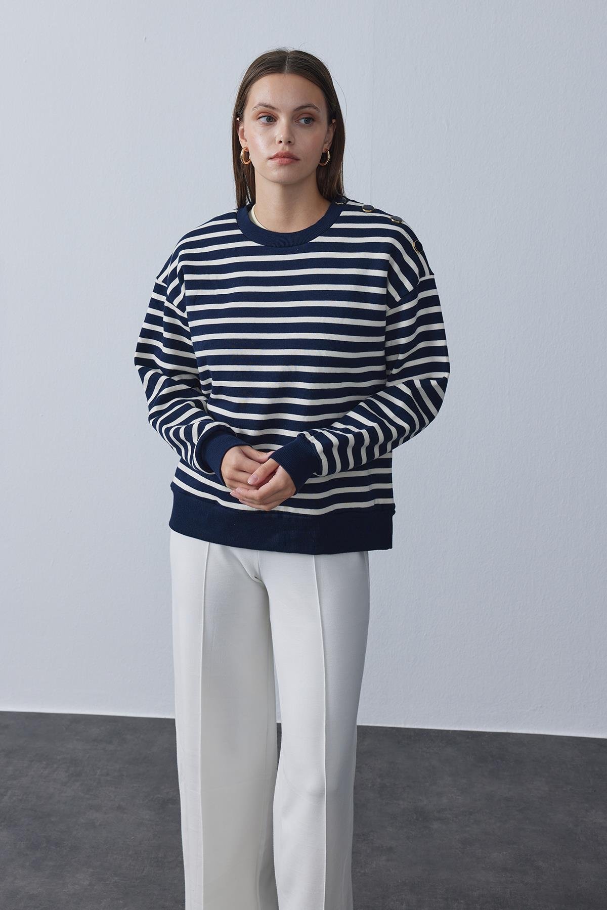 Beyaz  Çizgili Sweatshirt  