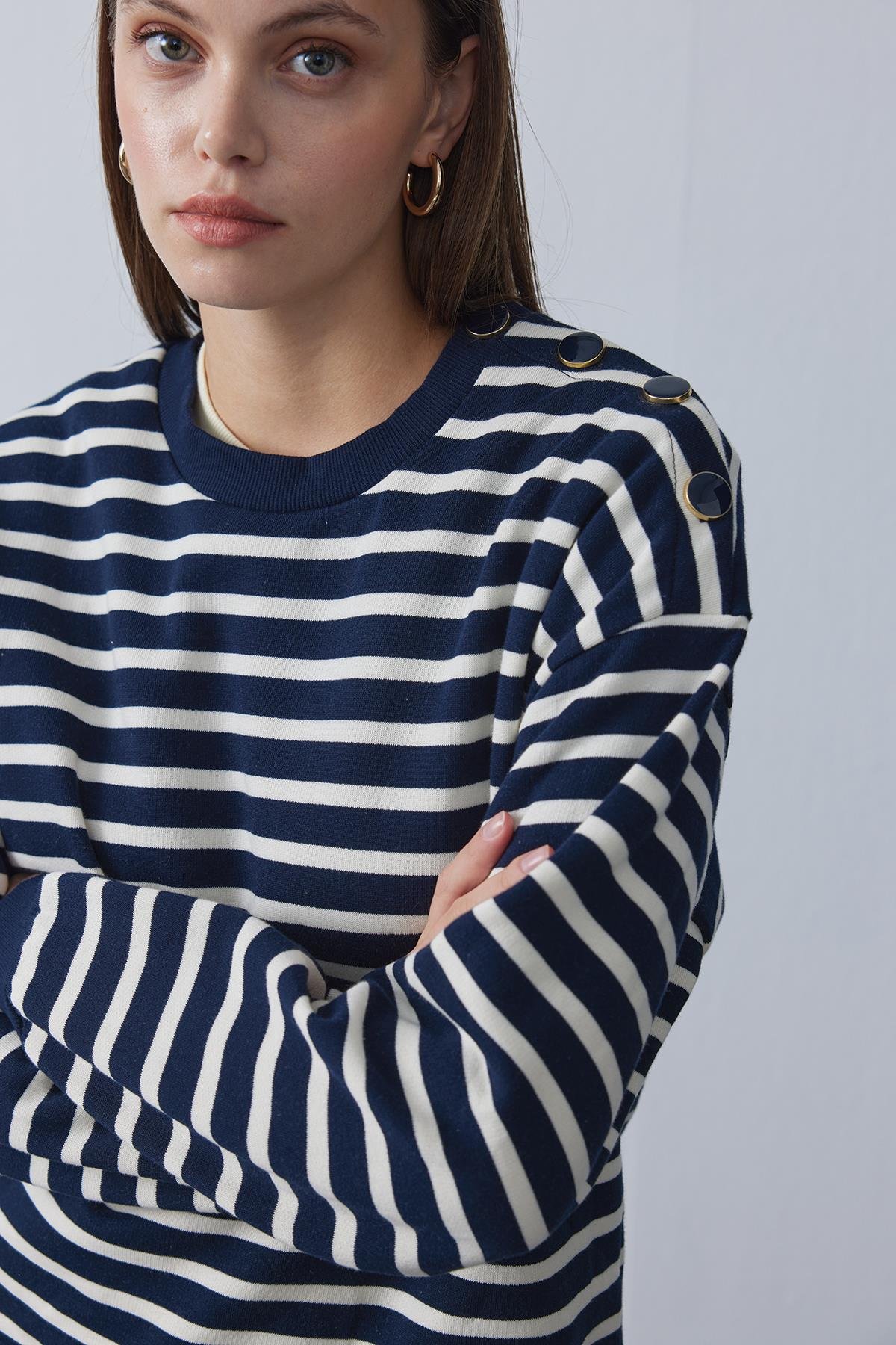 Beyaz  Çizgili Sweatshirt  
