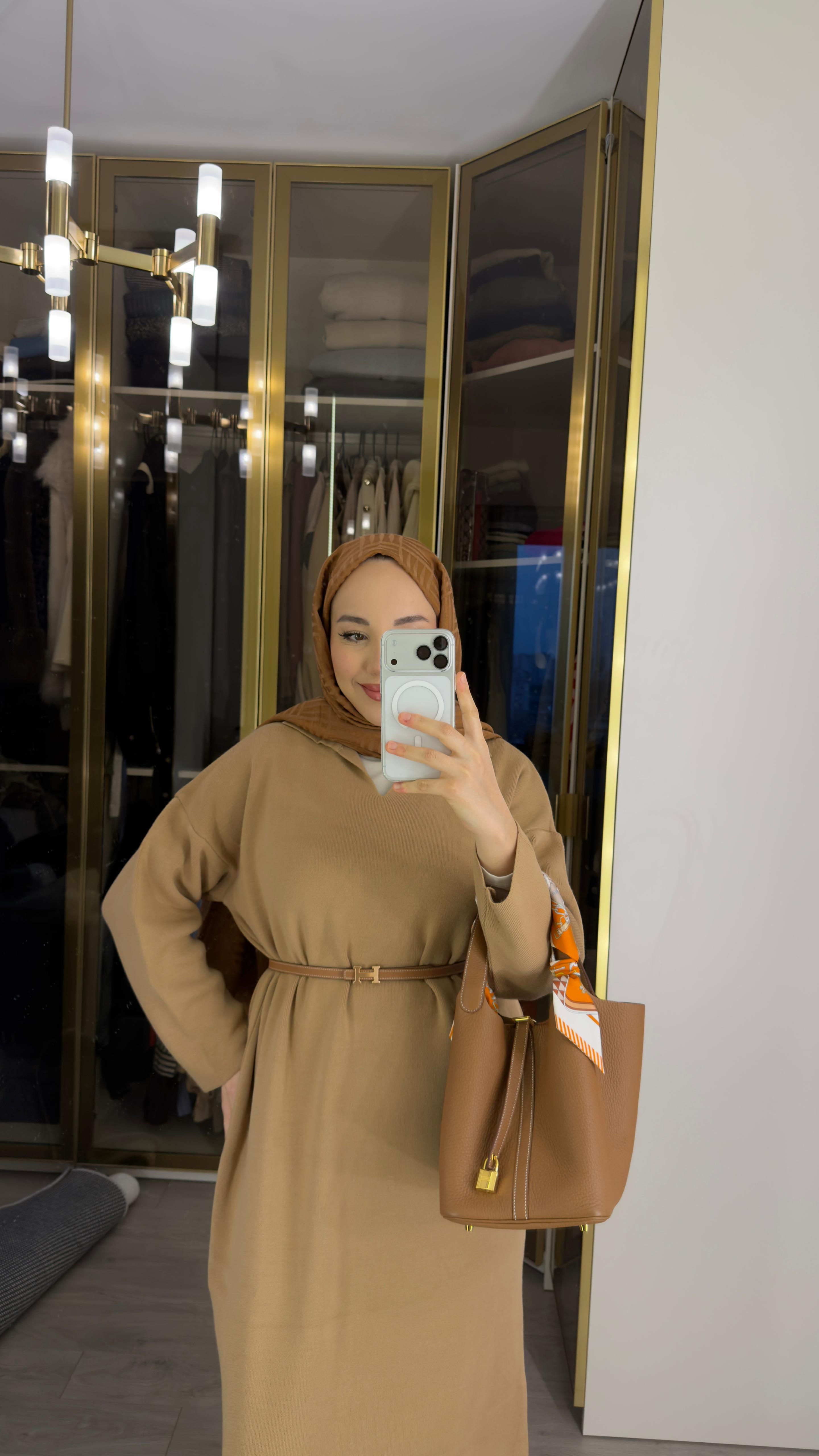 V Yaka Triko Elbise camel