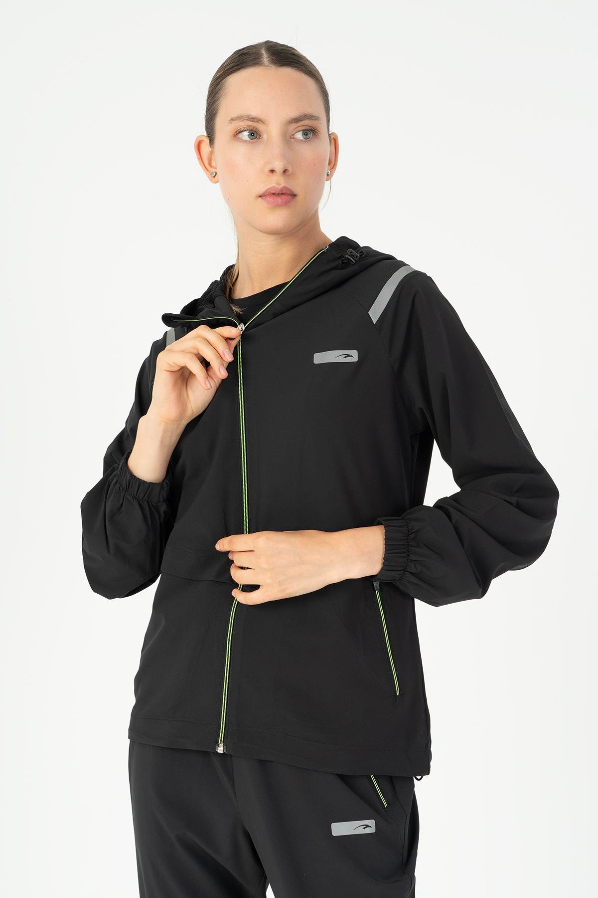 Maraton Active Regular Kadın Kapşonlu  Reglan Kol RUN Siyah Tracktop 23198