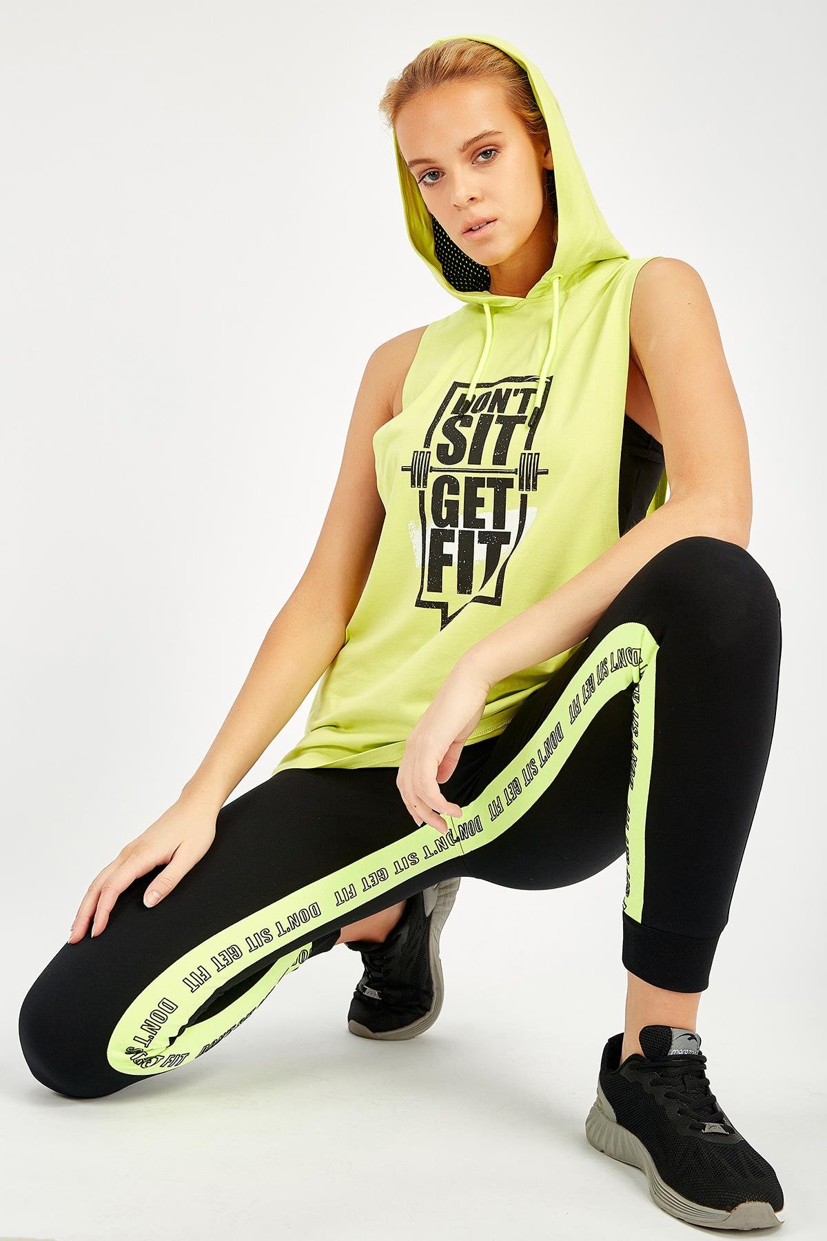 Maraton Active Regular Kadın Kapşonlu  Kolsuz Gym Atlet 17503
