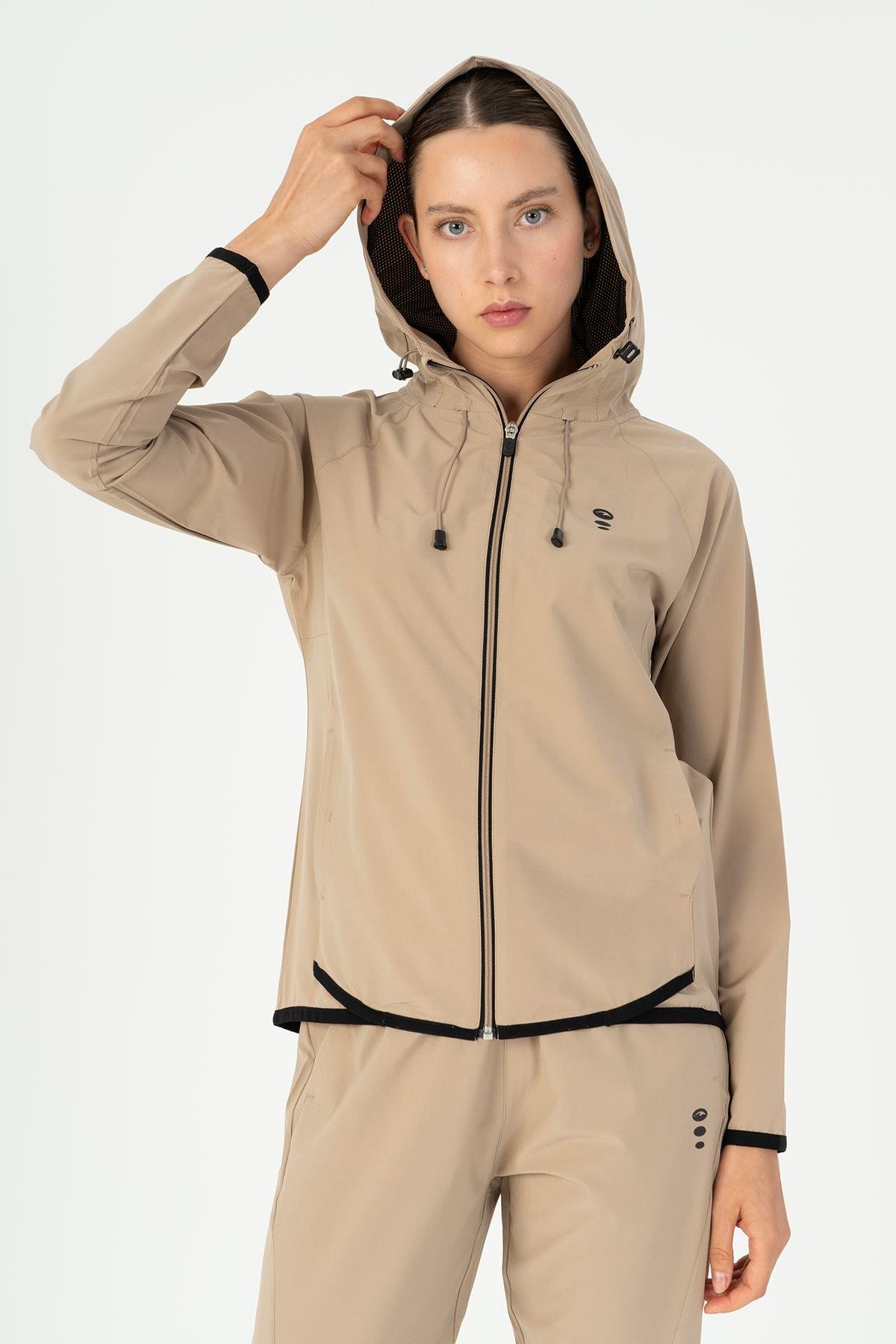Maraton Active Regular Kadın Kapşonlu  Reglan Kol RUN Açık Vizon Tracktop 23195