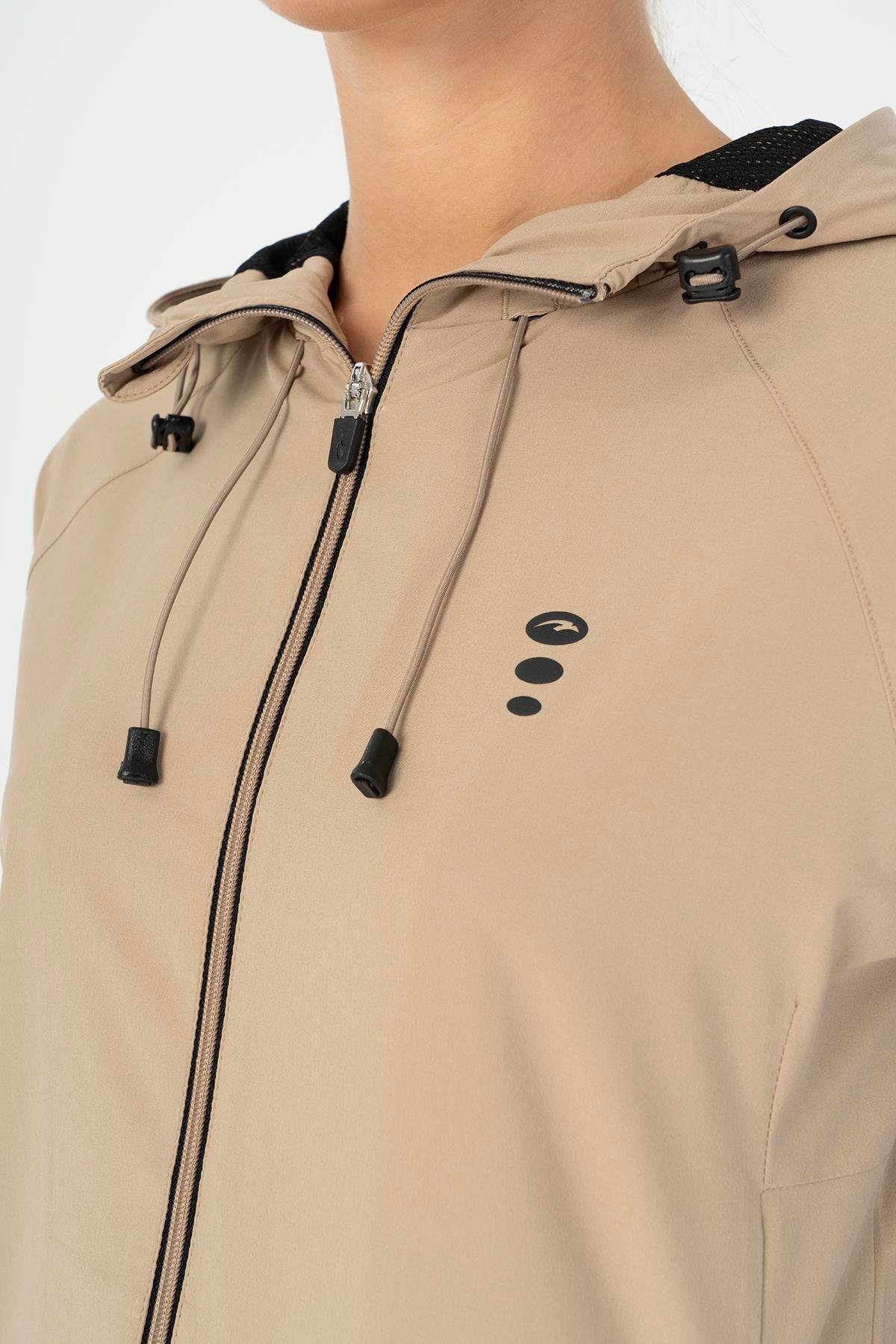 Maraton Active Regular Kadın Kapşonlu  Reglan Kol RUN Açık Vizon Tracktop 23195