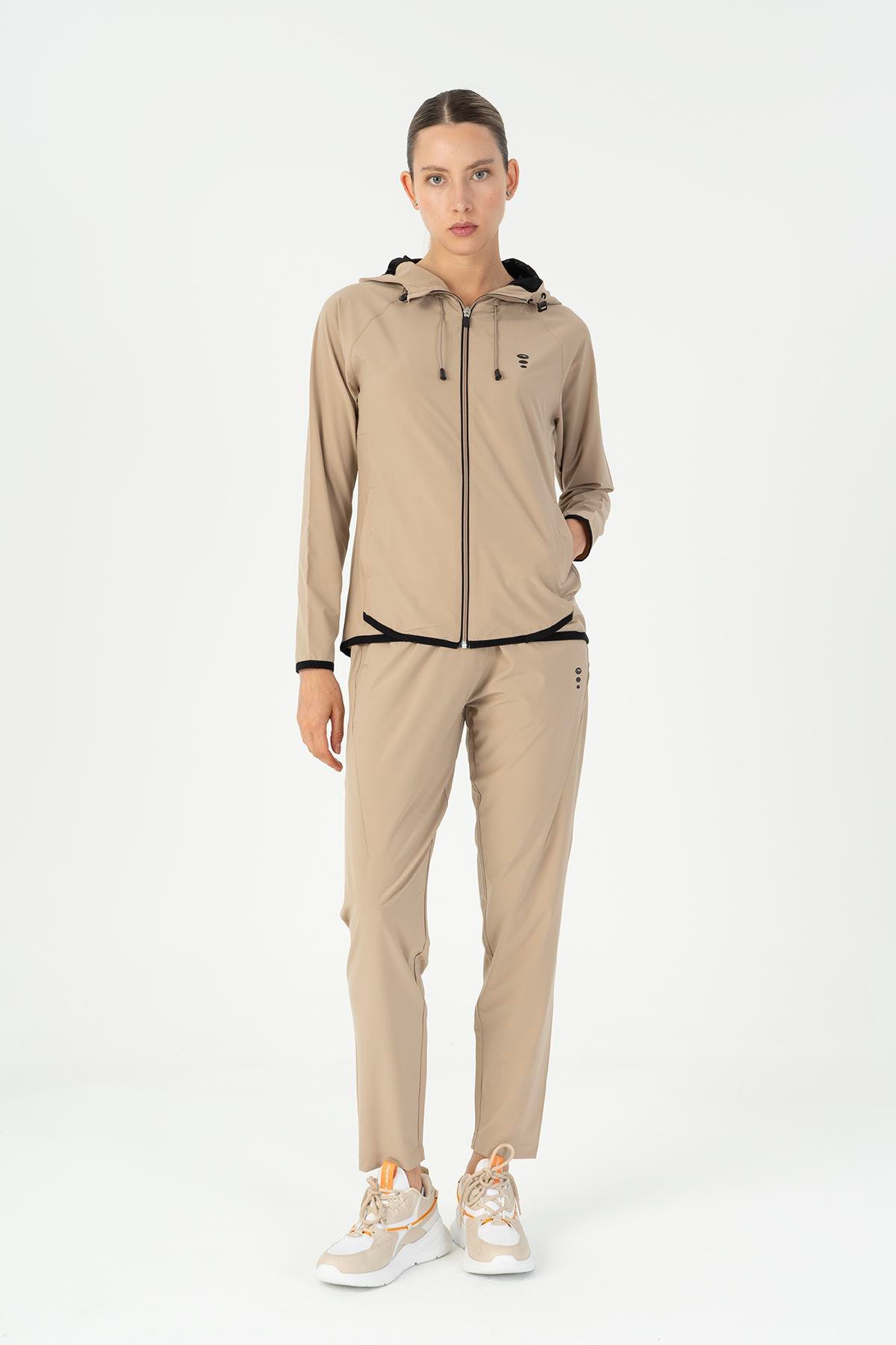Maraton Active Regular Kadın Kapşonlu  Reglan Kol RUN Açık Vizon Tracktop 23195