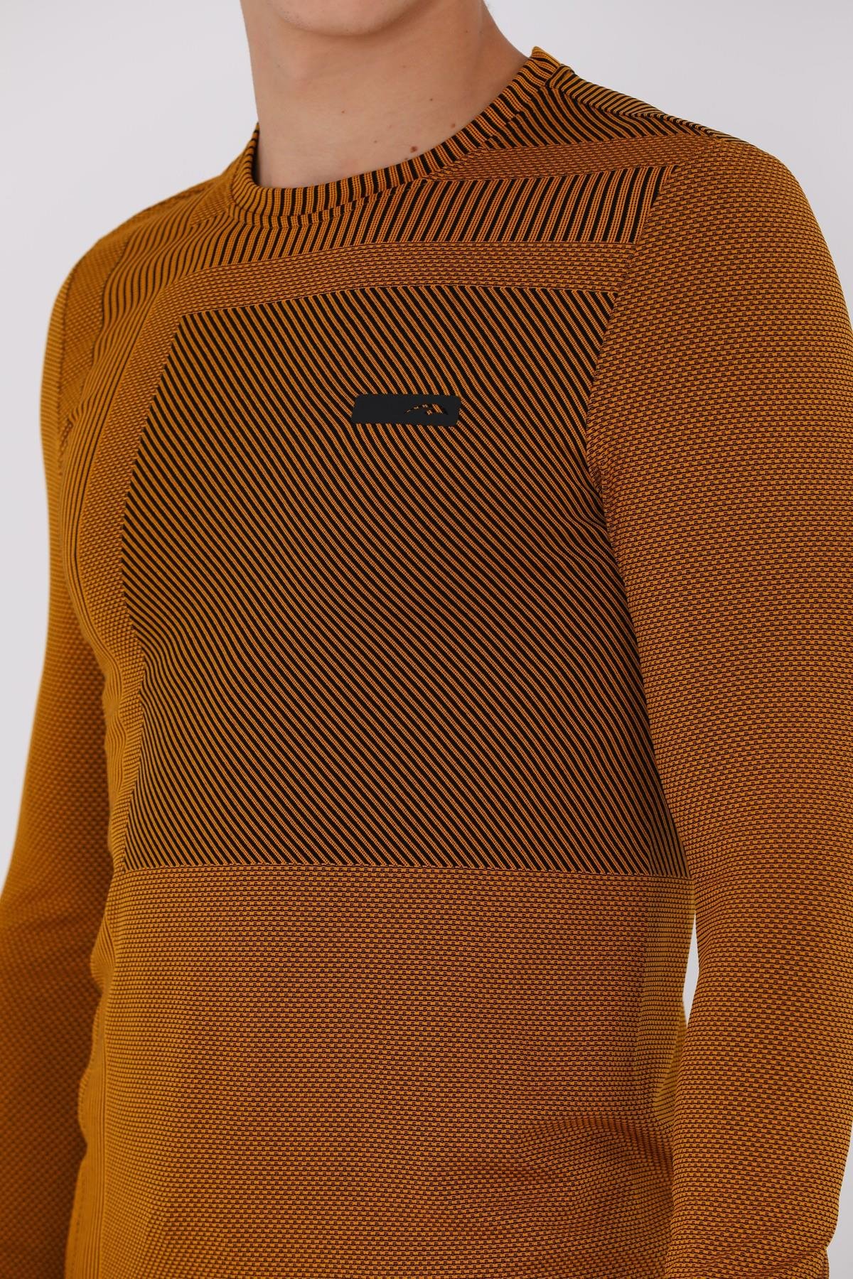 Maraton Active SlimFit Erkek Bisiklet Yaka  Uzun Kol Spor Sweatshirt 826023