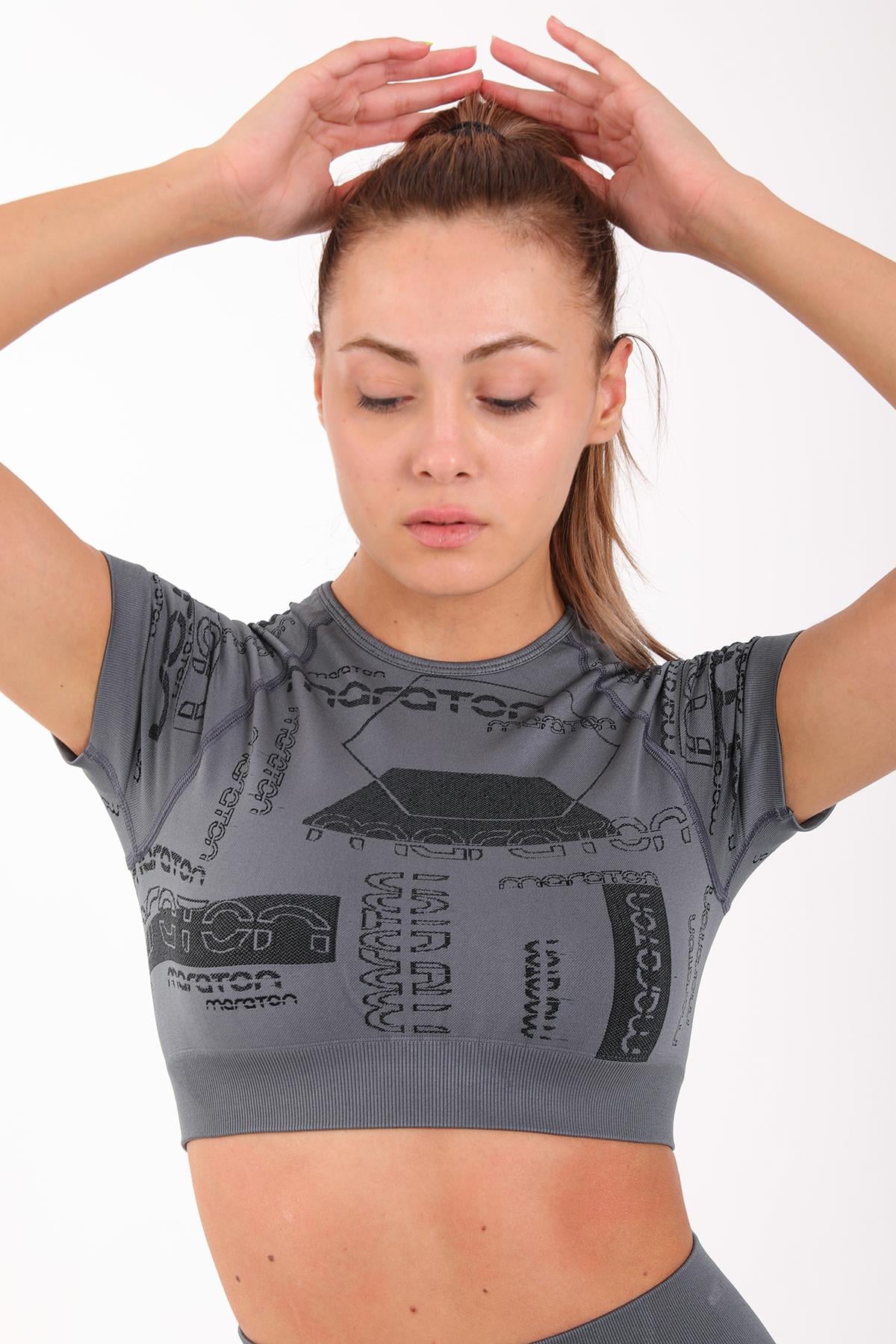 Maraton Active SlimFit Kadın Bisiklet Yaka  Kısa Kol Koşu Crop Top 811037