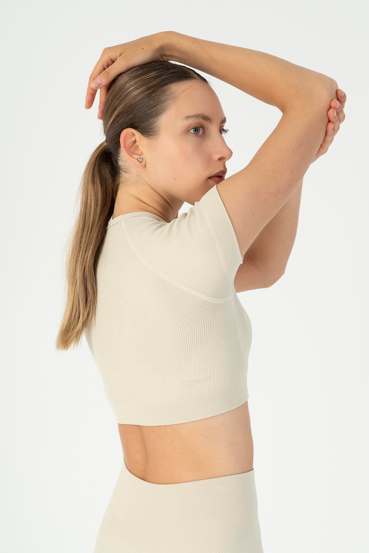 Maraton Active SlimFit Kadın Bisiklet Yaka  Kısa Kol Koşu Kil Rengi Crop Top 811039