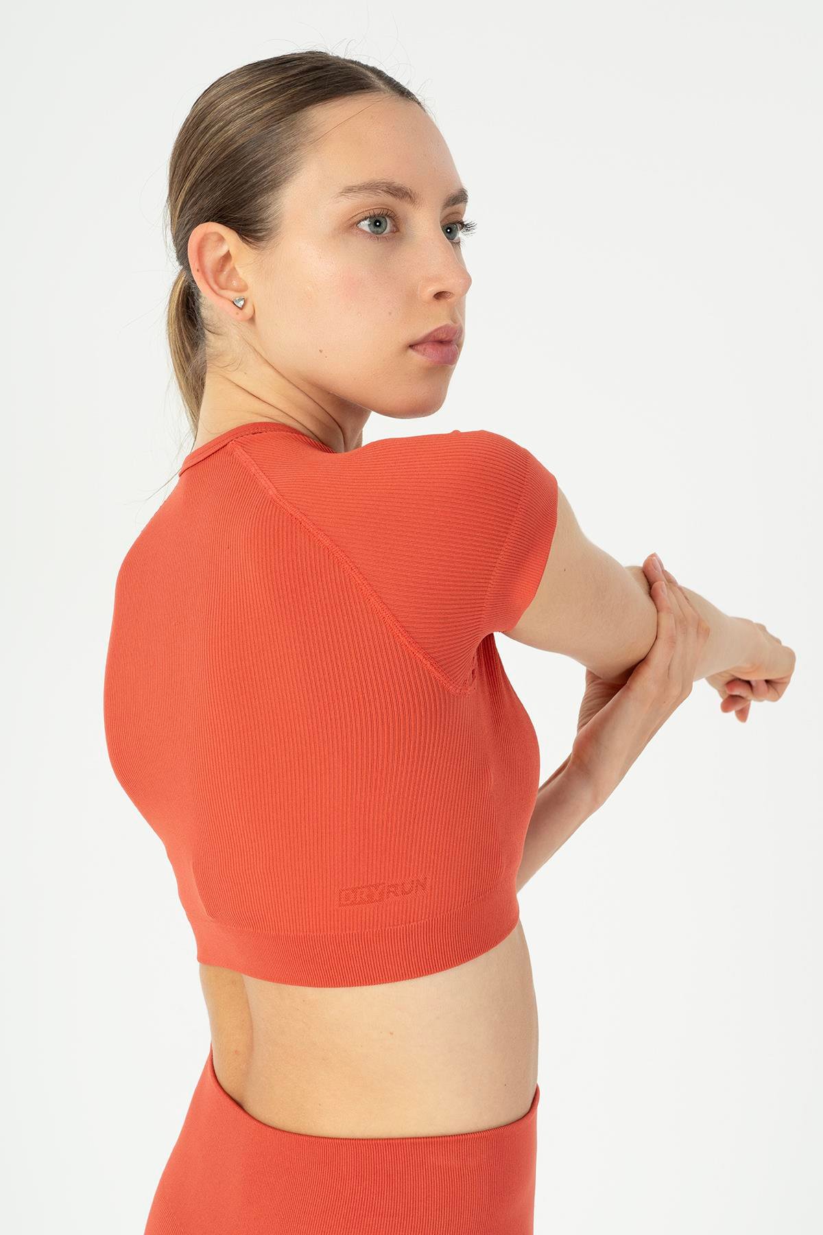 Maraton Active SlimFit Kadın Bisiklet Yaka  Kısa Kol Koşu Kiremit Crop Top 811039
