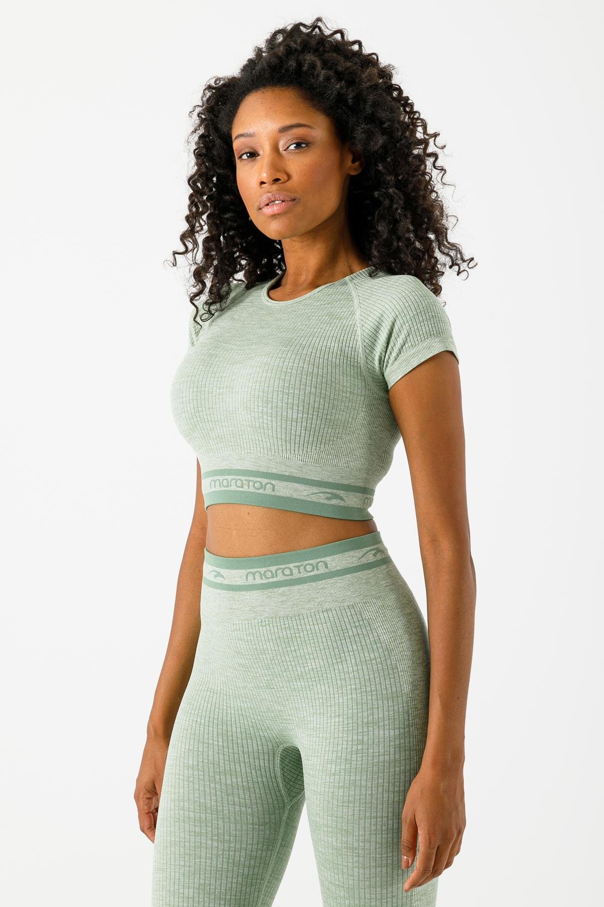 Maraton Active SlimFit Kadın Bisiklet Yaka  Kısa Kol Basic Crop Top 811033