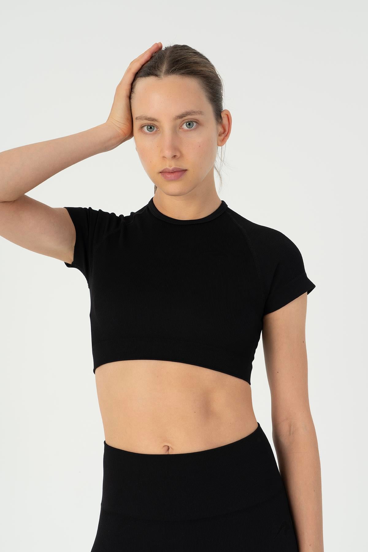 Maraton Active SlimFit Kadın Bisiklet Yaka  Kısa Kol Koşu Siyah Crop Top 811039