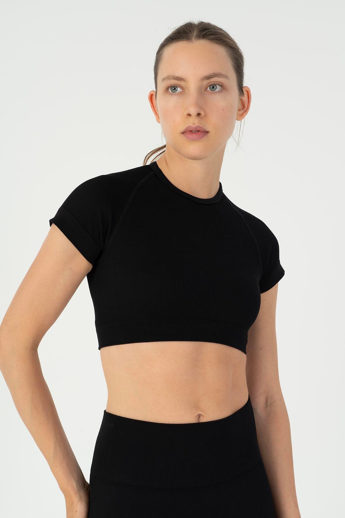 Maraton Active SlimFit Kadın Bisiklet Yaka  Kısa Kol Koşu Siyah Crop Top 811039