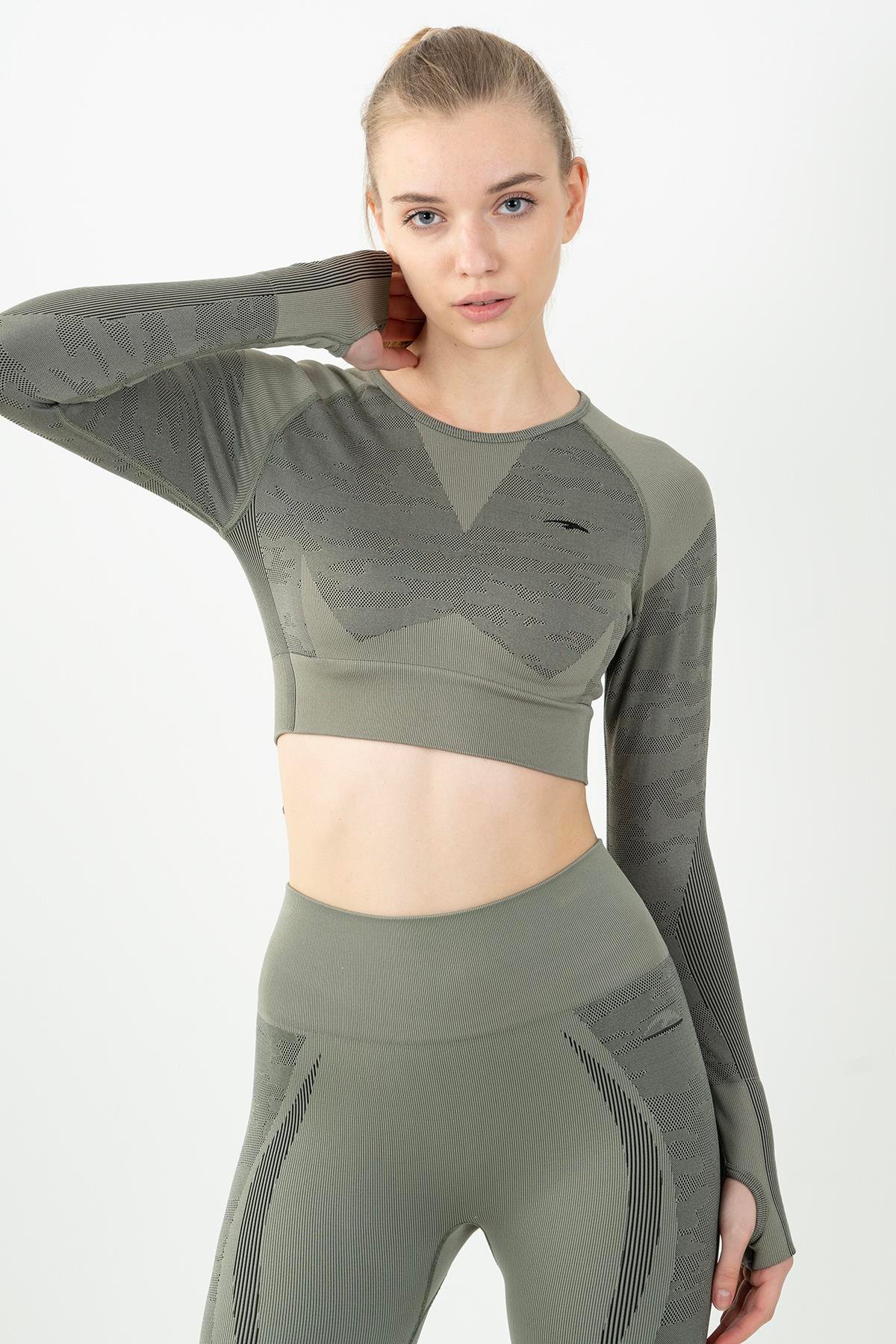 Maraton Active SlimFit Kadın Bisiklet Yaka  Uzun Kol Fitness Crop Top 816013