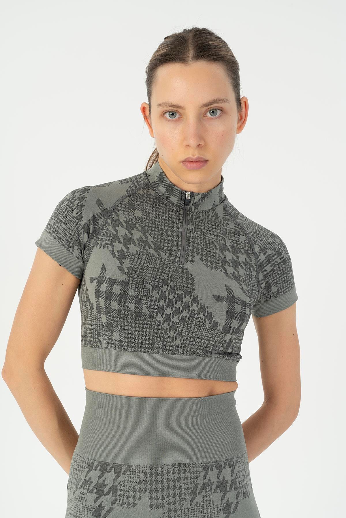Maraton Active SlimFit Kadın Bisiklet Yaka  Reglan Kol Fitness Siyah Crop Top 811040