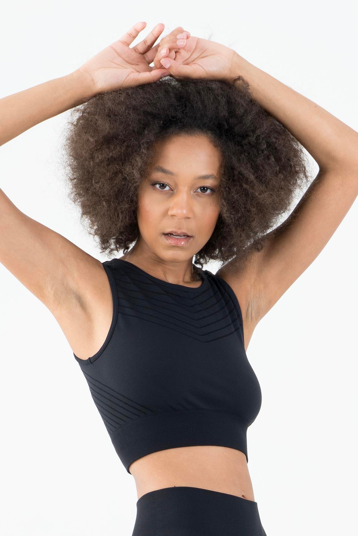Maraton Active SlimFit Kadın Kapalı Yaka  Kolsuz Koşu Siyah Bra 813094
