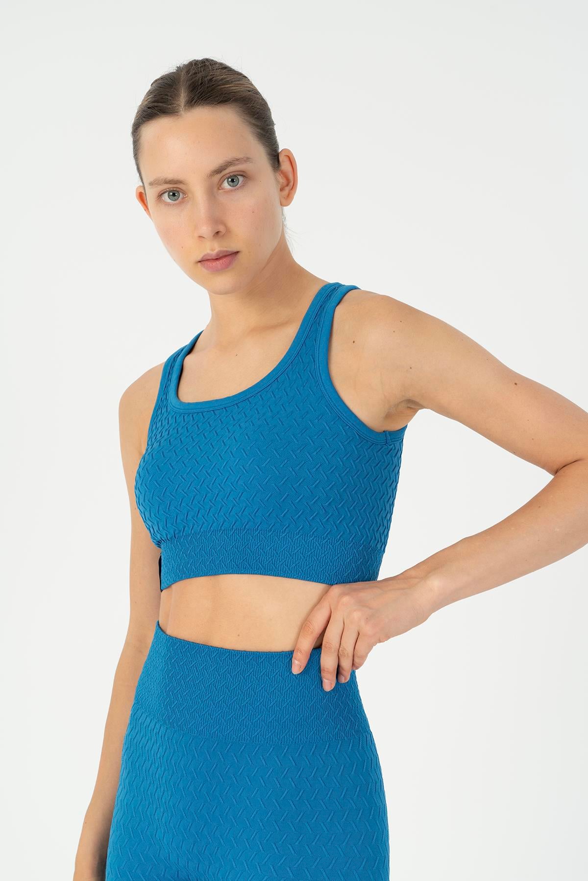 Maraton Active SlimFit Kadın Kapalı Yaka  Kolsuz Koşu  Bra 813093