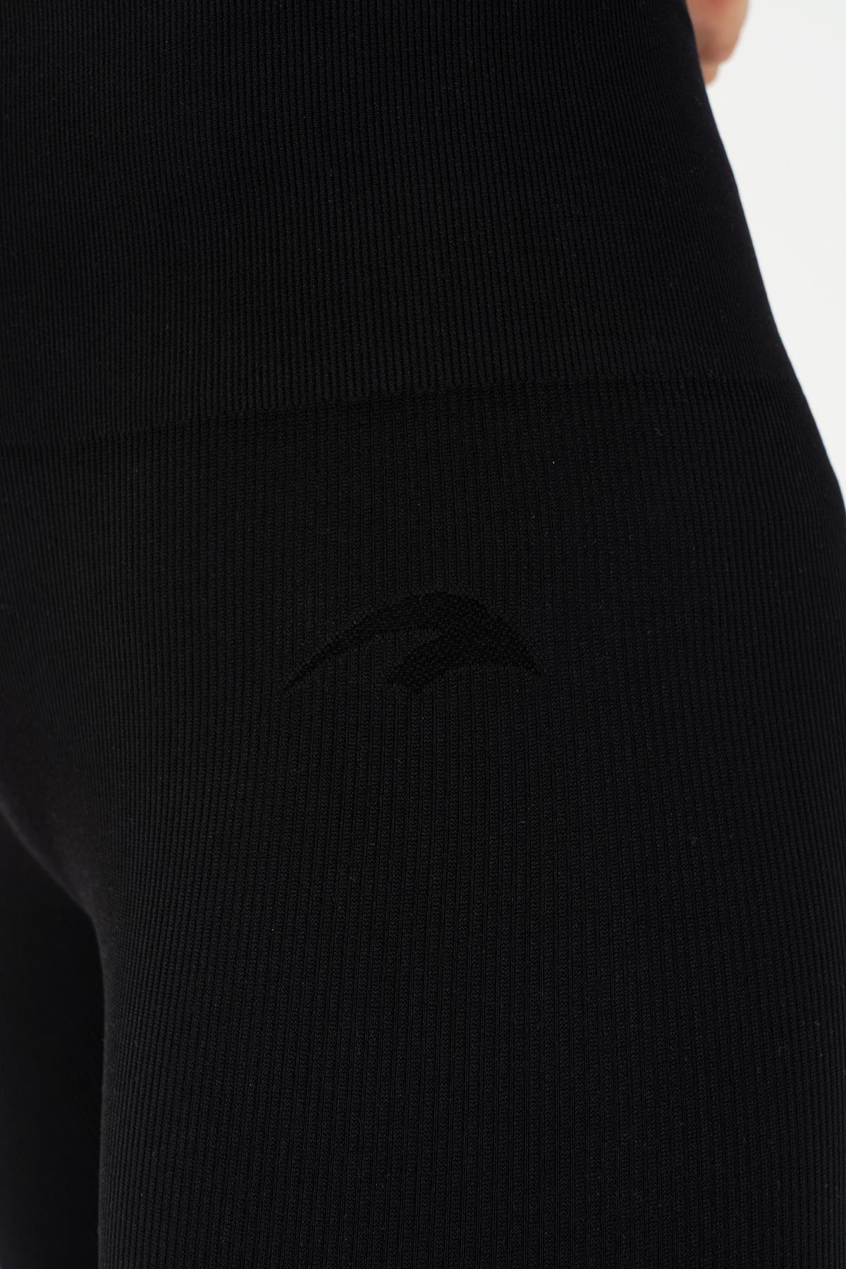 Maraton Active SlimFit Kadın  Şort  Koşu Siyah Şort 818018
