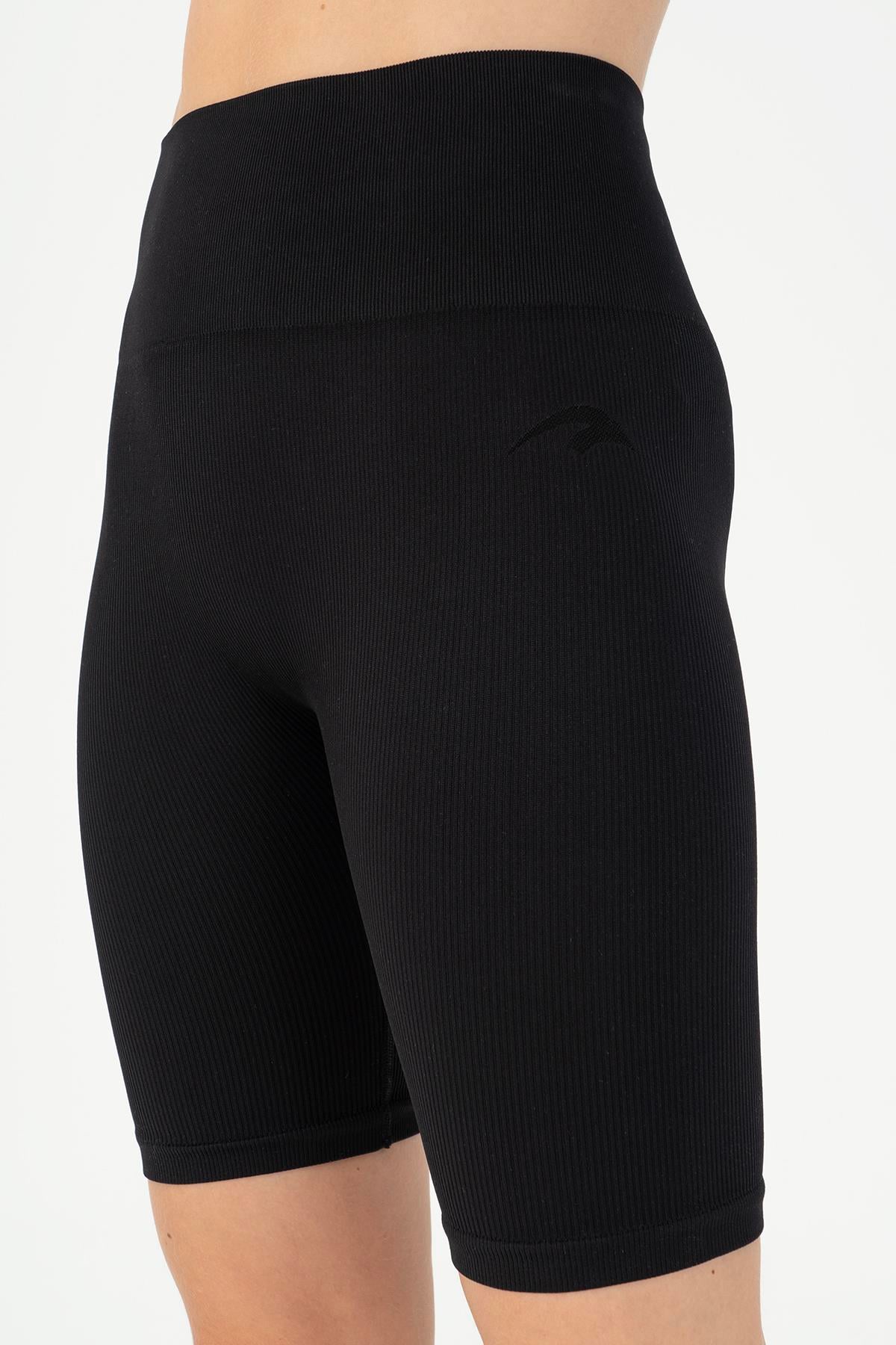 Maraton Active SlimFit Kadın  Şort  Koşu Siyah Şort 818018