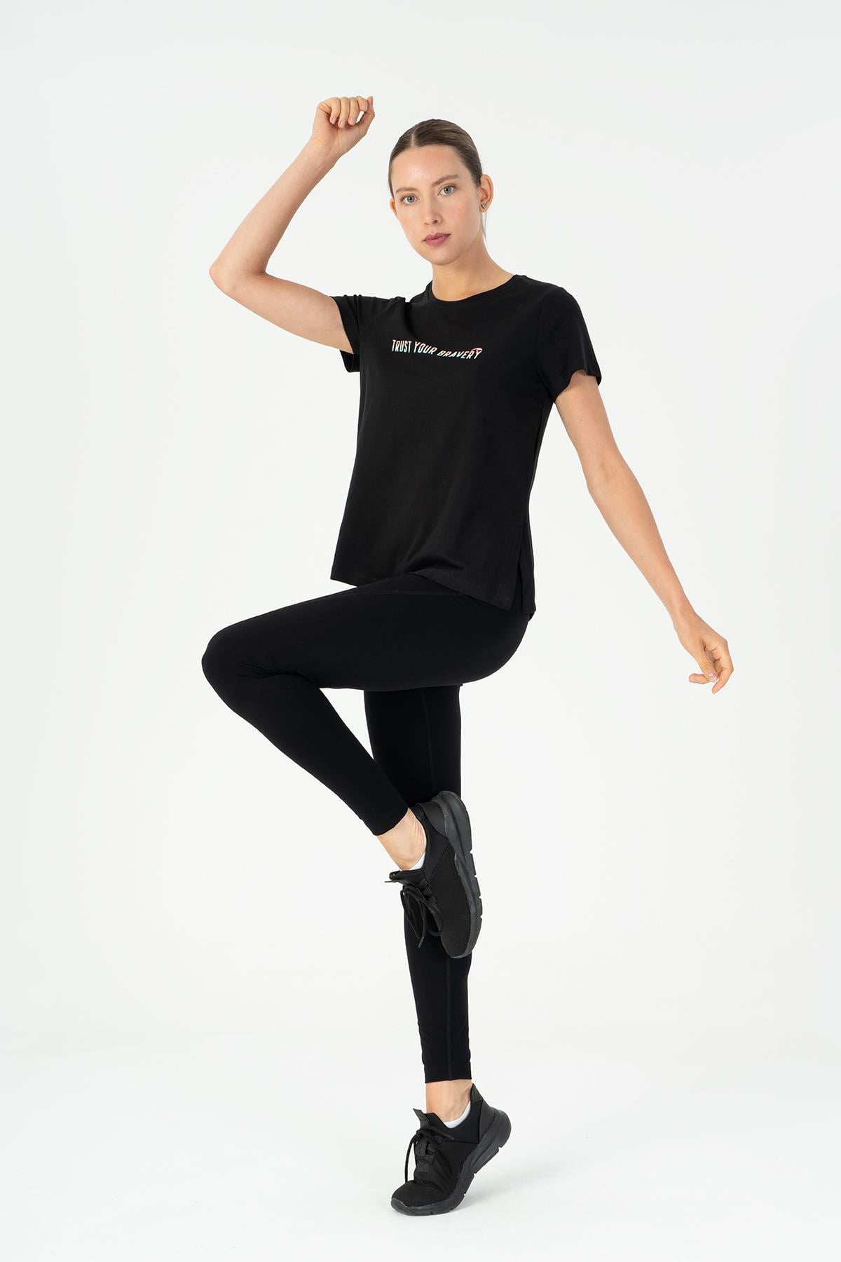 Maraton Sportswear Regular Kadın Bisiklet Yaka  Kısa Kol Basic Siyah T-shirt 23132