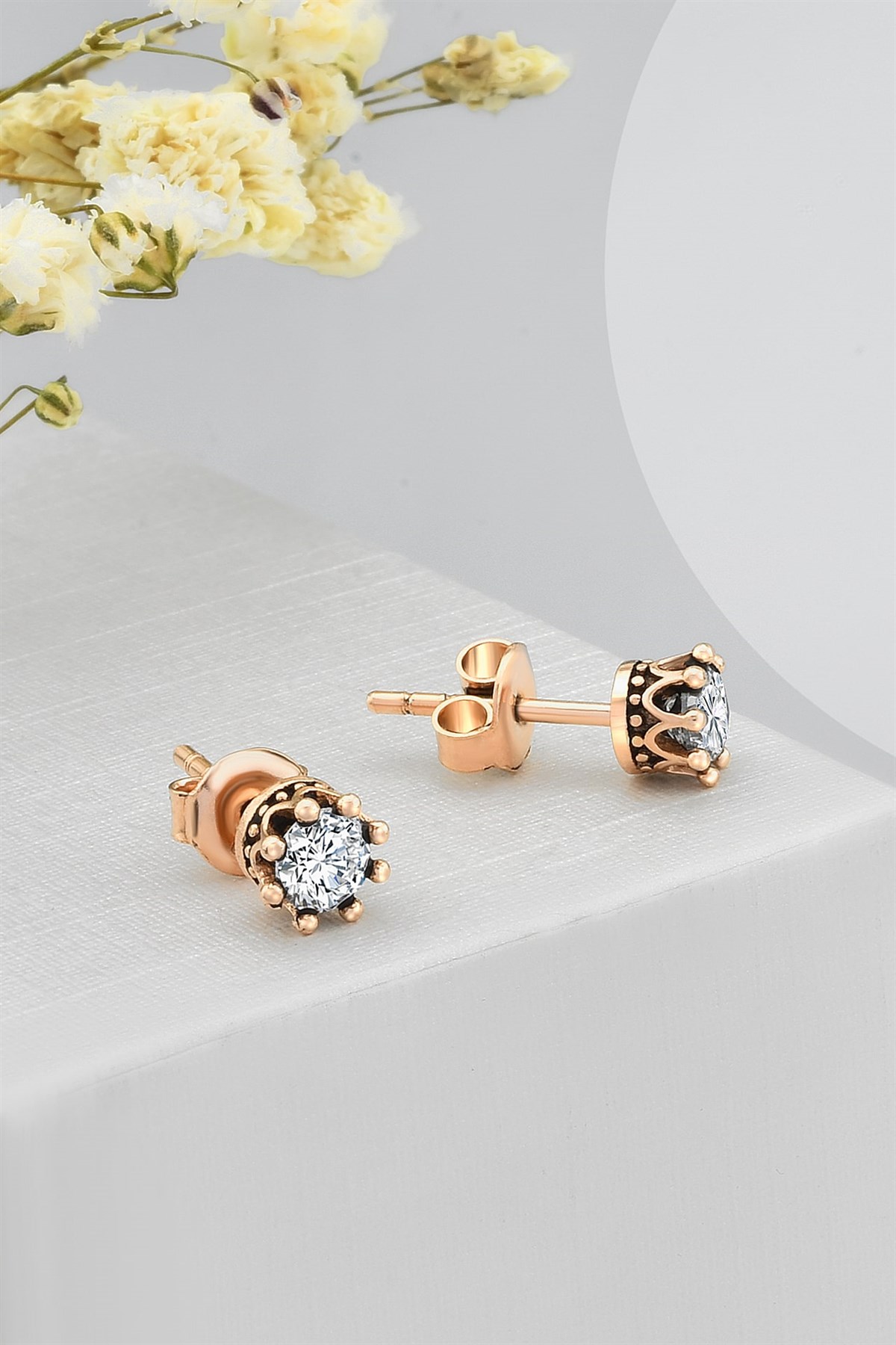 Taç Model Tek Taş 4.5 mm Çivili Rose Gümüş Küpe