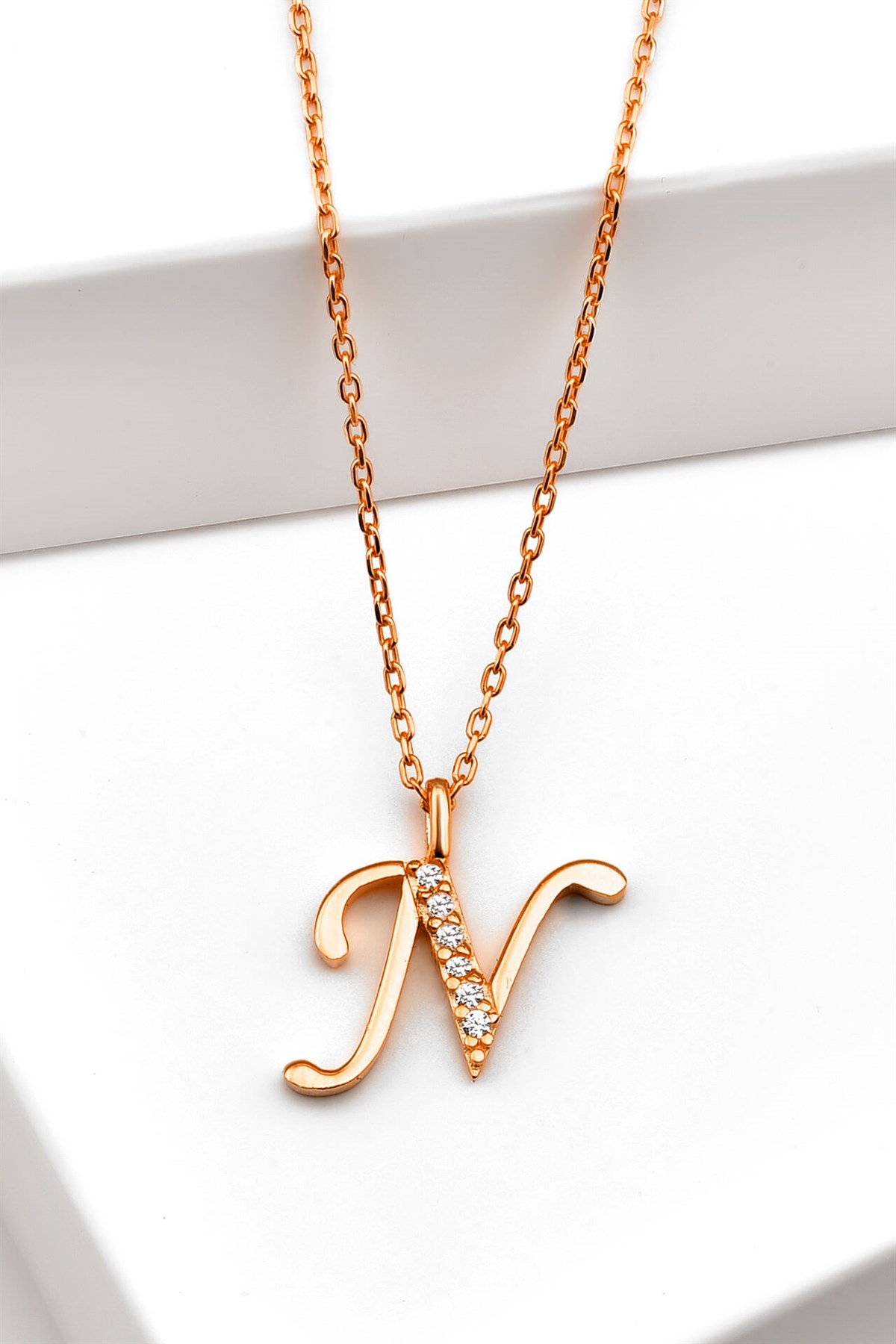 Zirkon Taşlı Minimal Rose Harf Kolye N