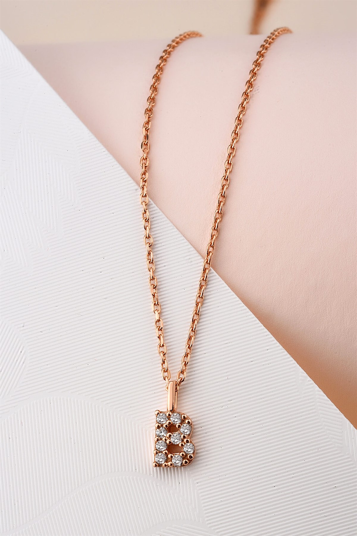 Zirkon Taşlı Rose Minimal Harf Kolye B