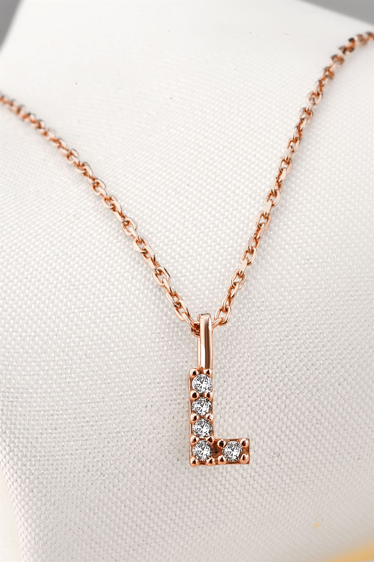 Zirkon Taşlı Rose Minimal Harf Kolye L