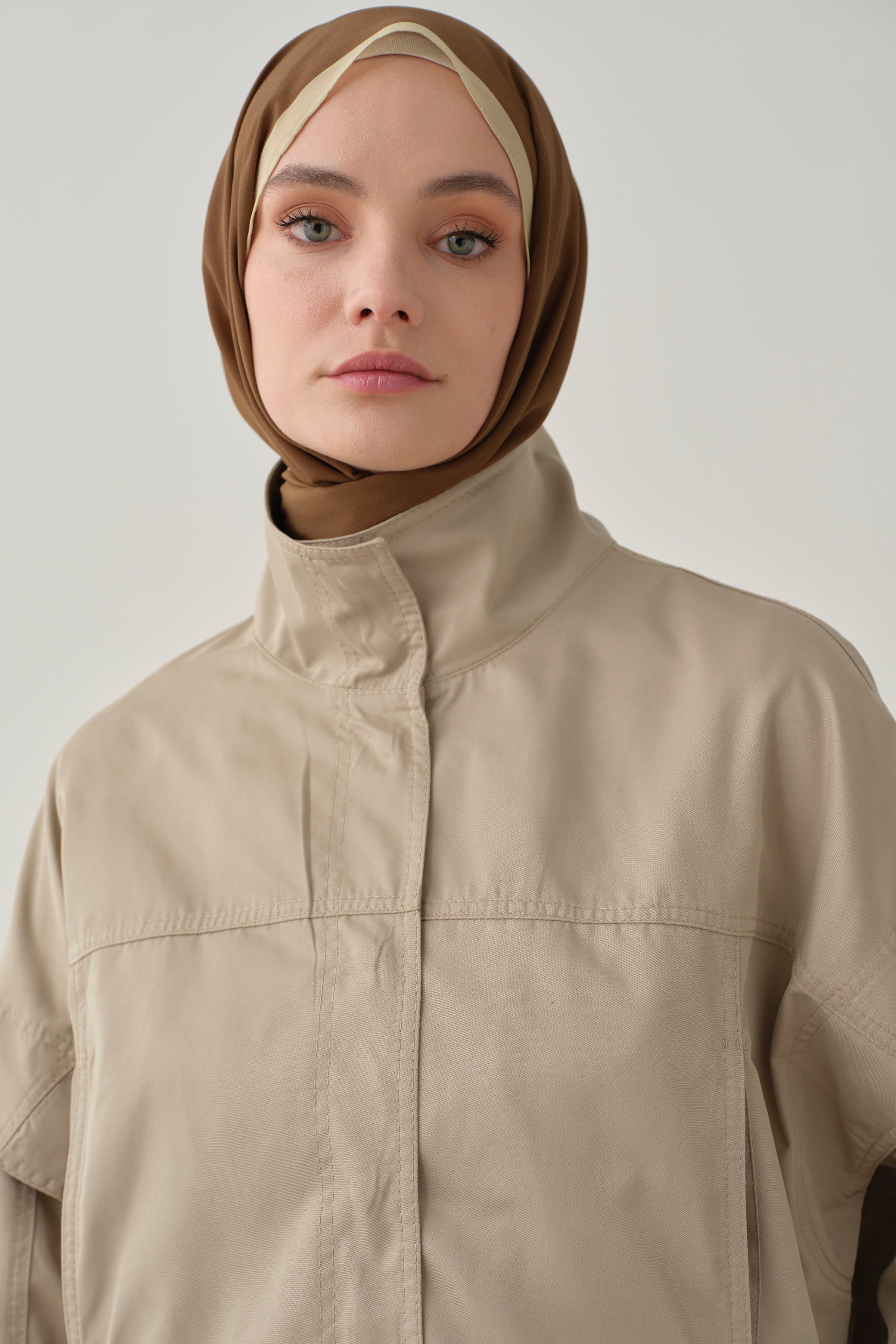 Beli Lastikli Crop Ceket - Taş