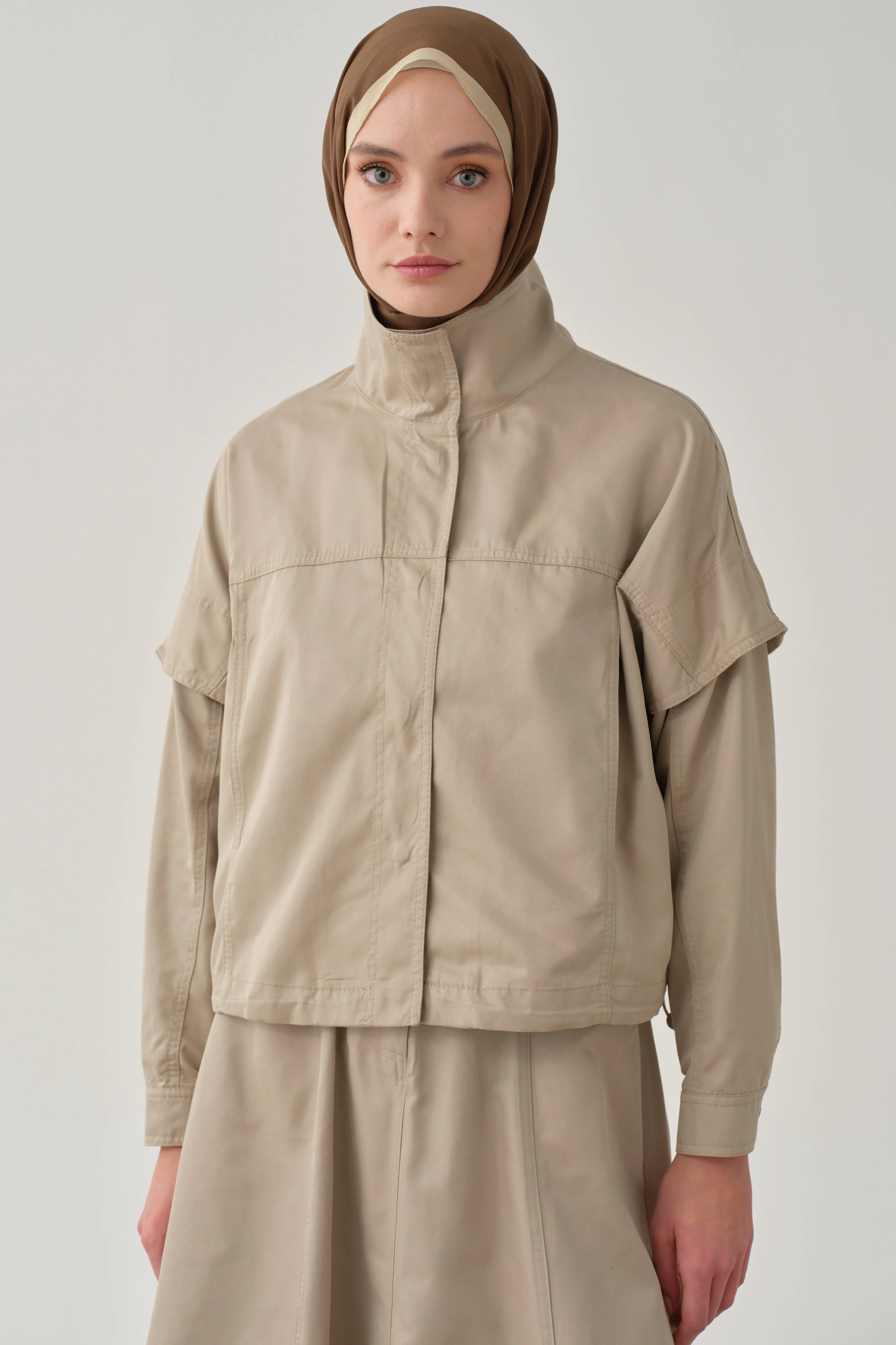 Beli Lastikli Crop Ceket - Taş