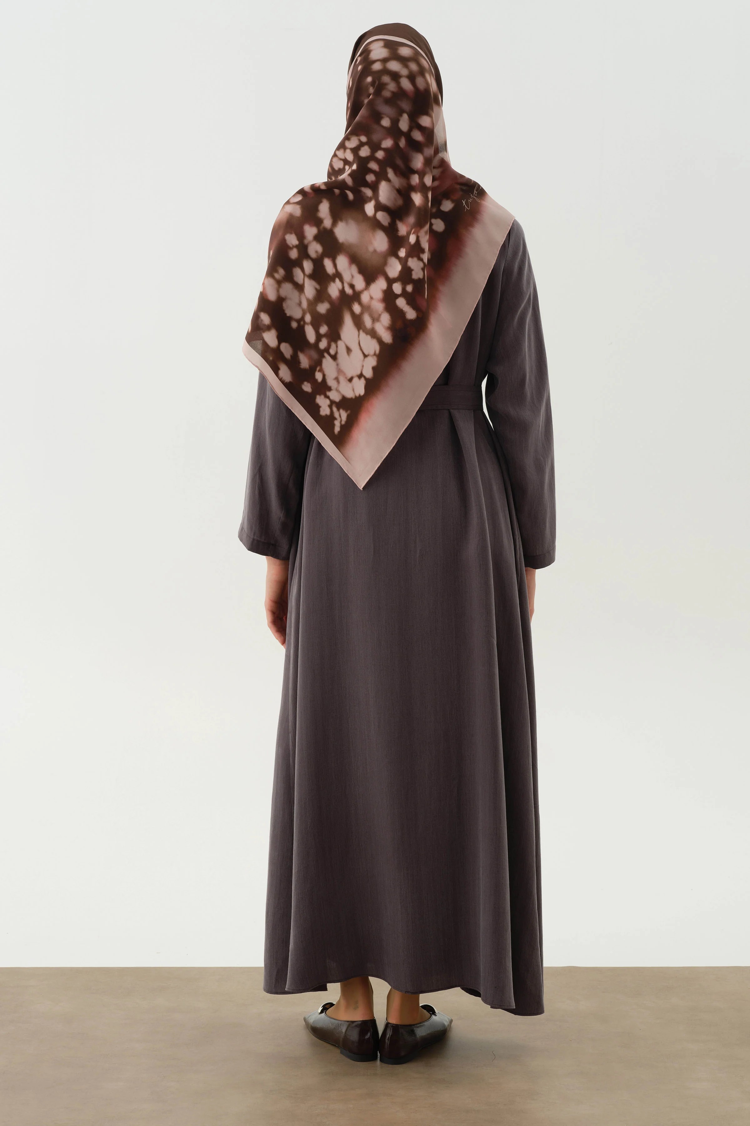 İçi Anvelop Kapamalı Abaya - Antrasit