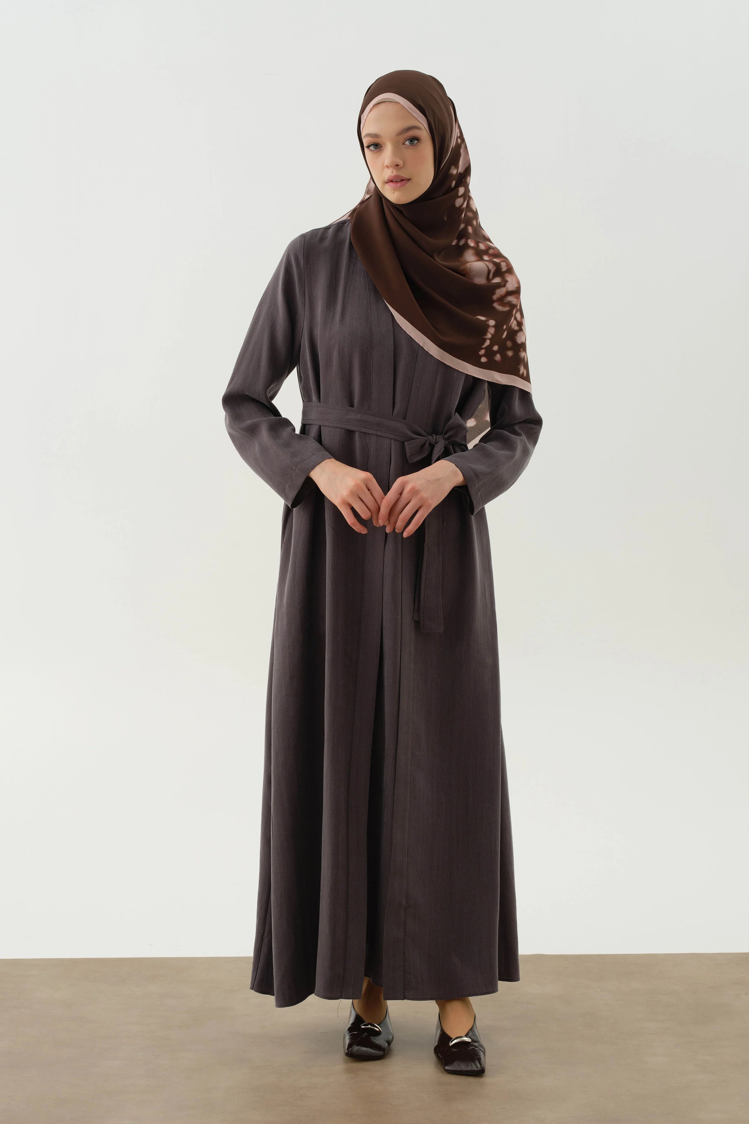 İçi Anvelop Kapamalı Abaya - Antrasit