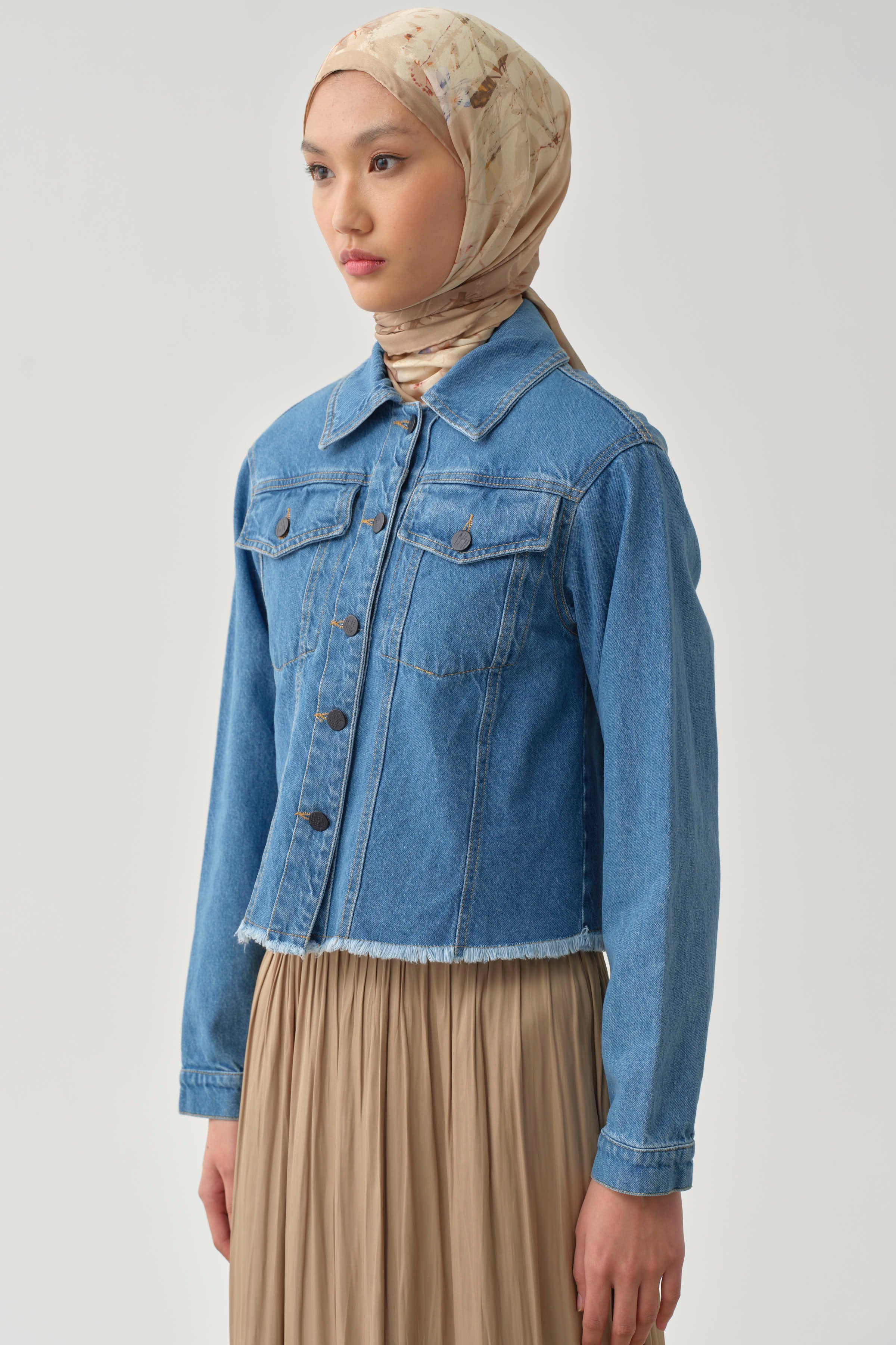 İki Cepli Uzun Kollu Kısa Denim Ceket - İndigo