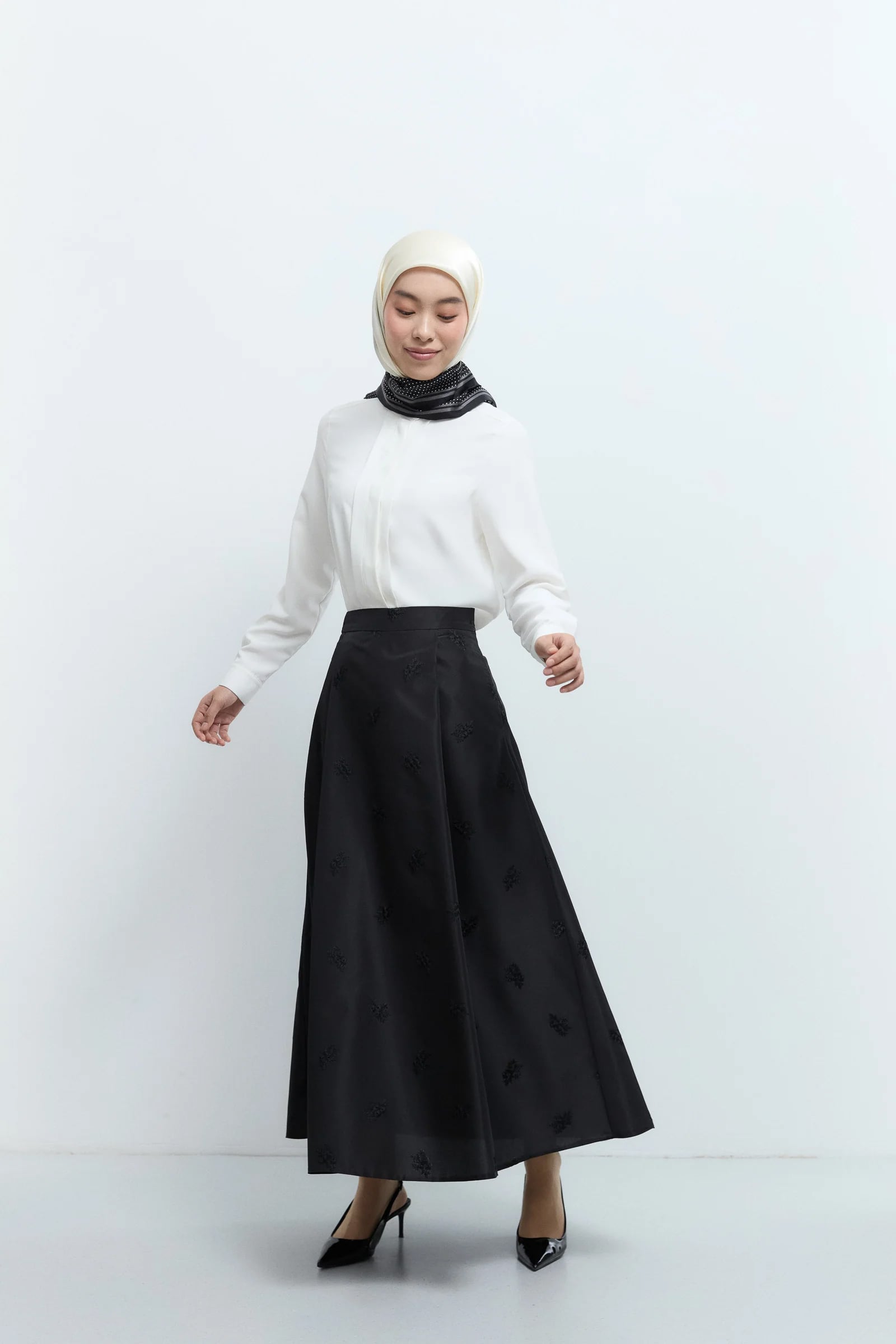 Nakışlı Etek - Siyah