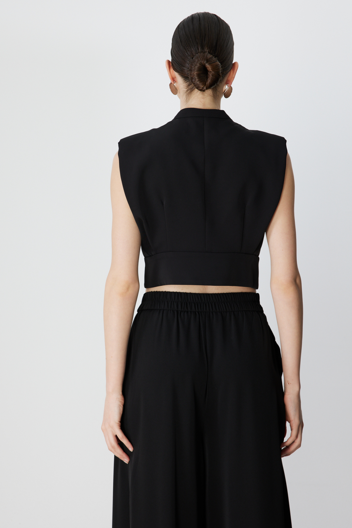 Taş Aksesuarlı Drapeli Crop Bluz - Siyah